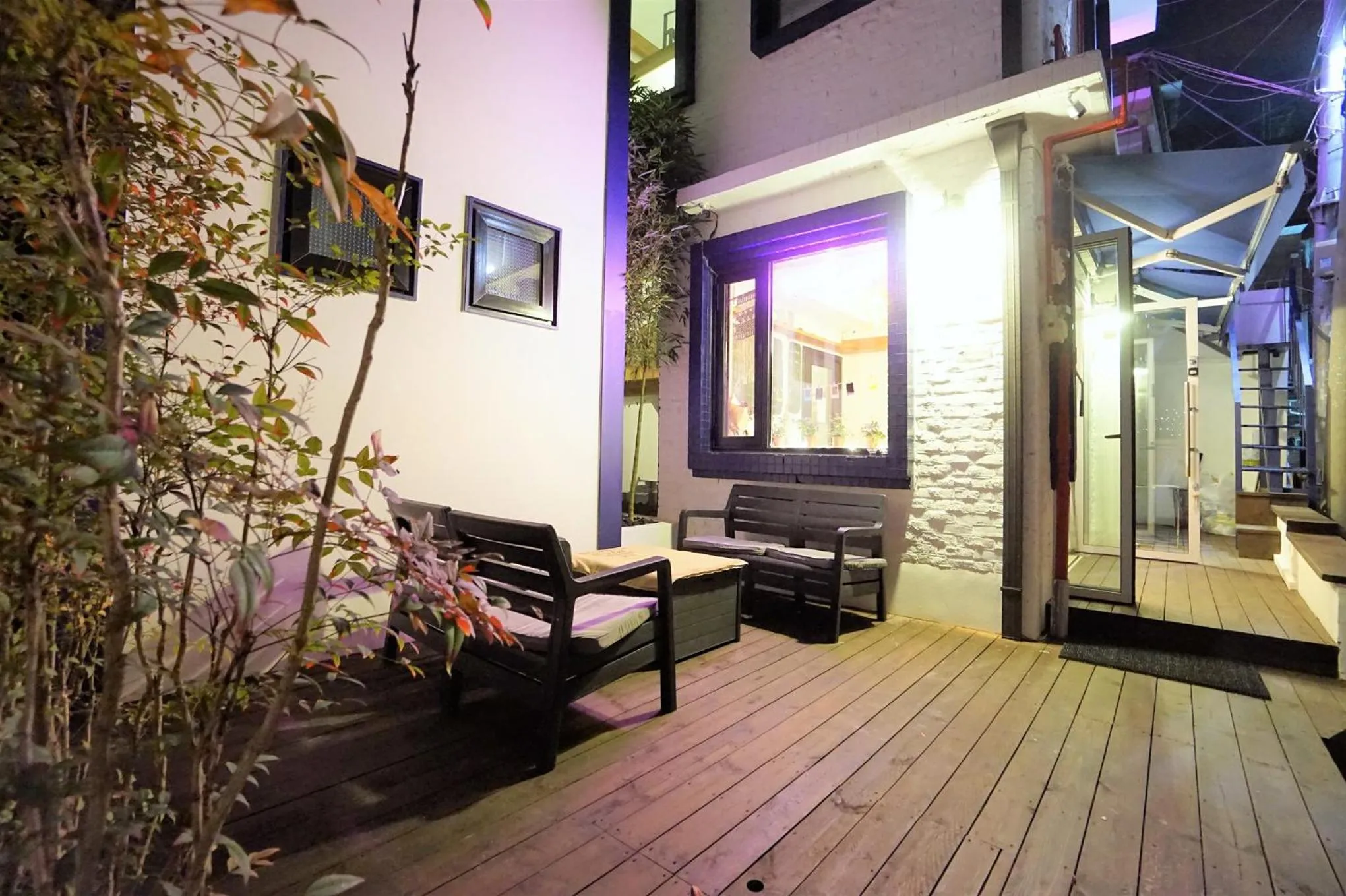 Facade/entrance in Seoulcube Ewha -Female only