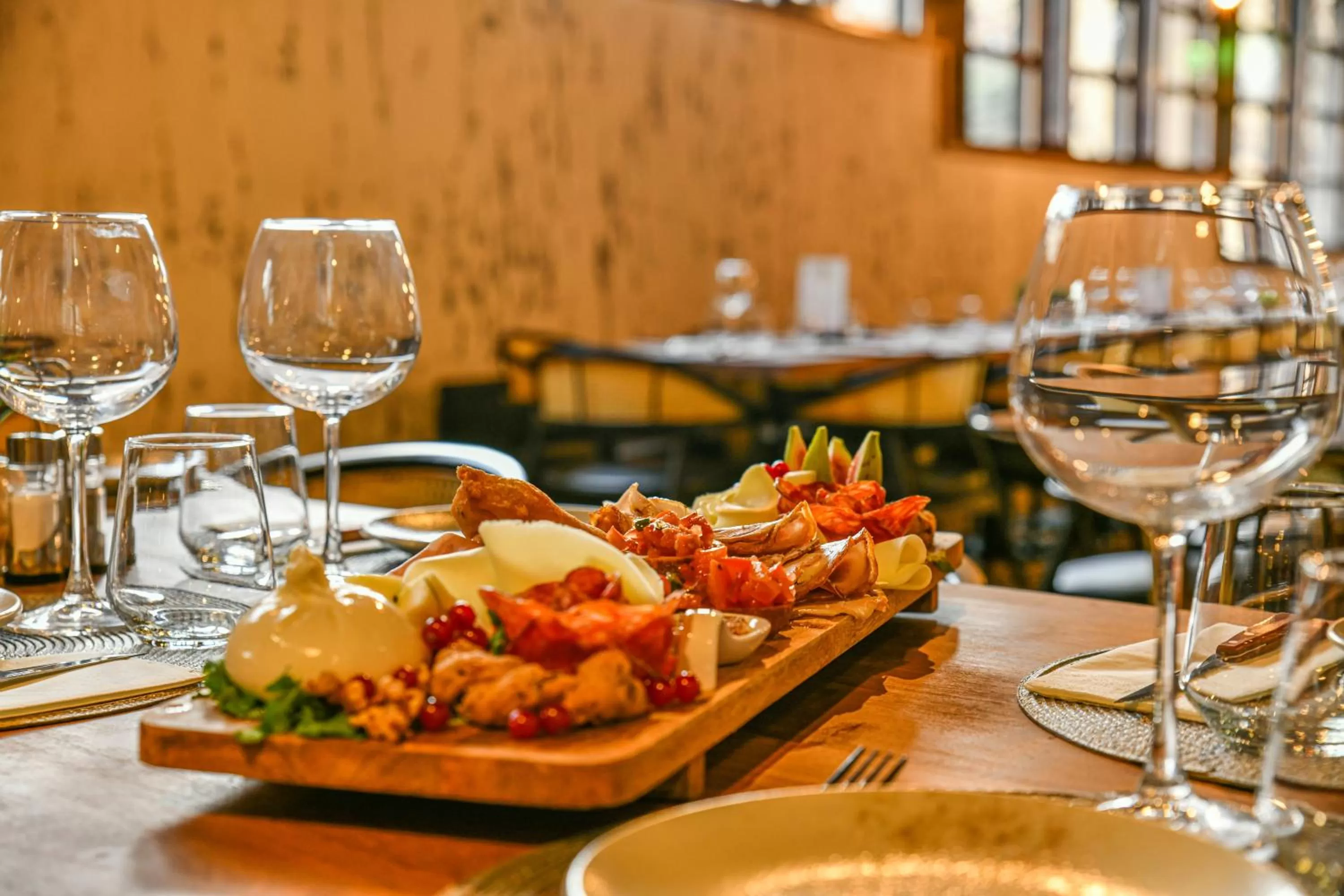 Restaurant/places to eat in Neuchâtel City Hôtel