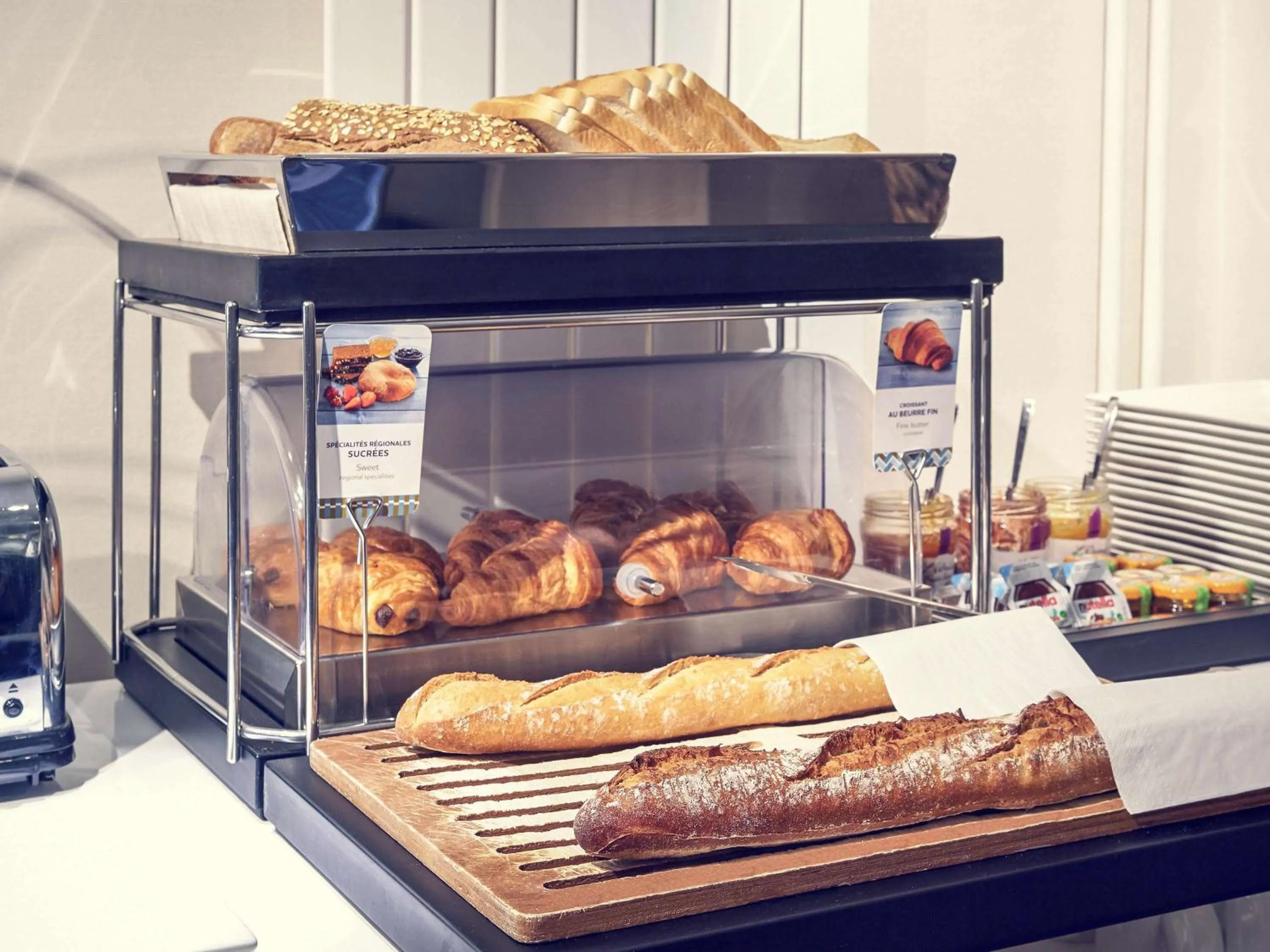 Restaurant/places to eat in Mercure Paris Bastille Saint Antoine