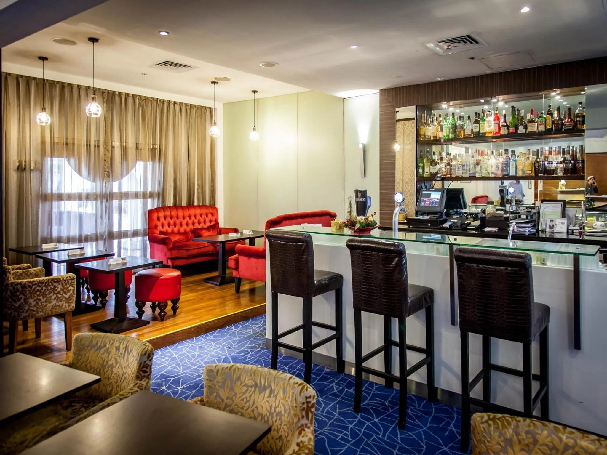Lounge or bar in Village Hotel Albert Court by Far East Hospitality