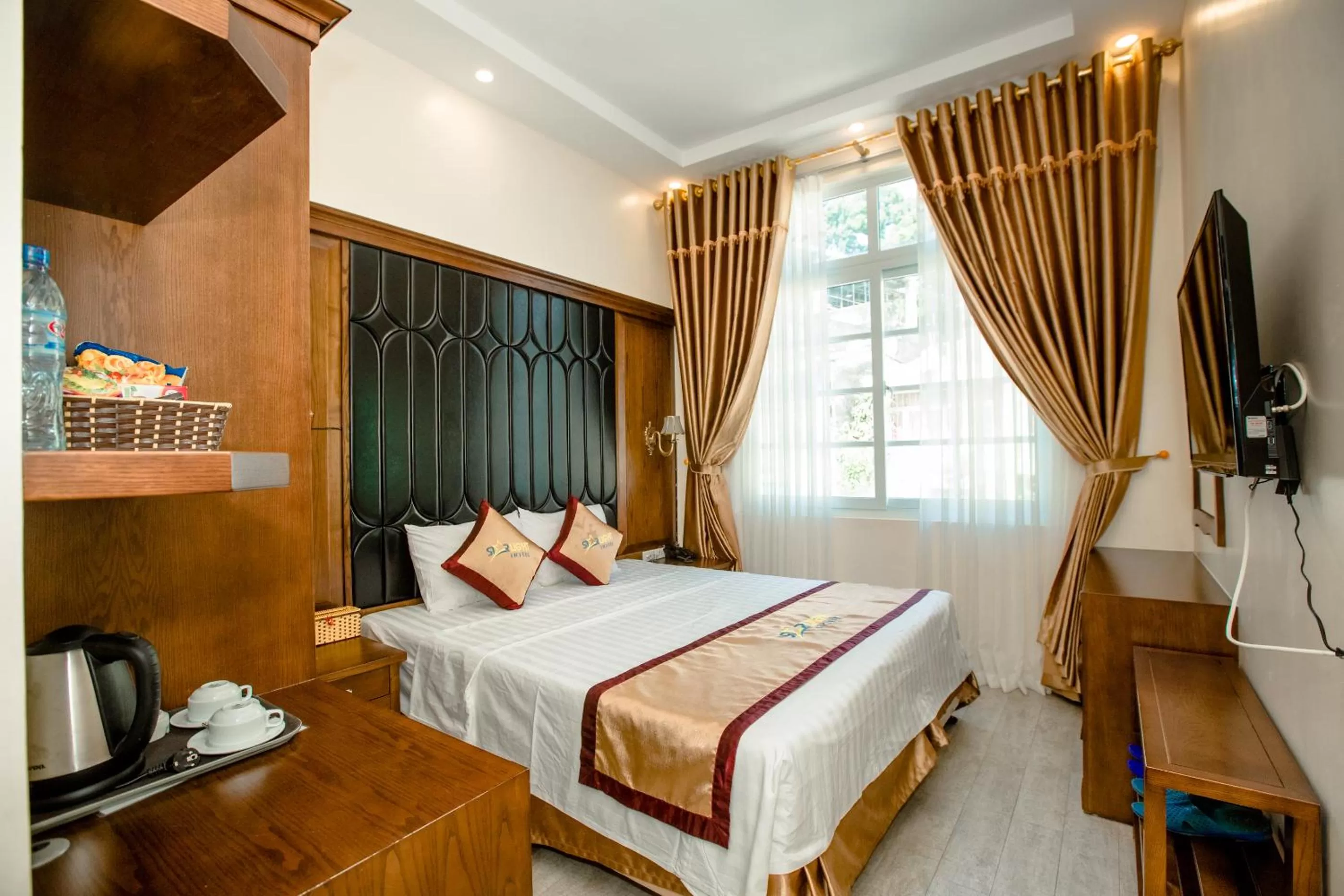Bed in HaLong Starlight Inn & Travel