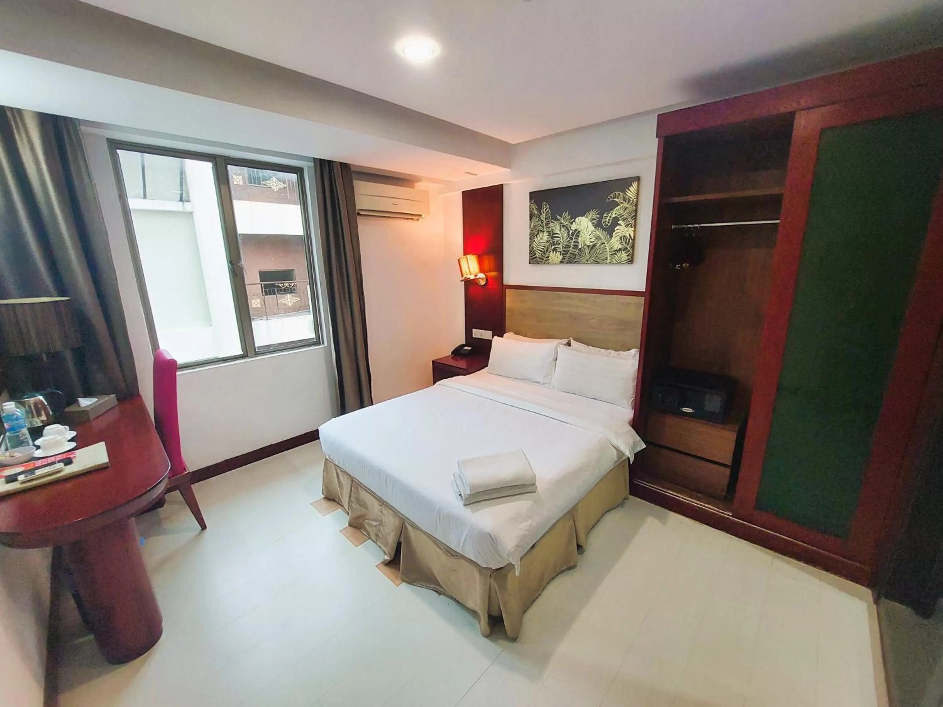 Bedroom, Bed in Celyn City Hotel