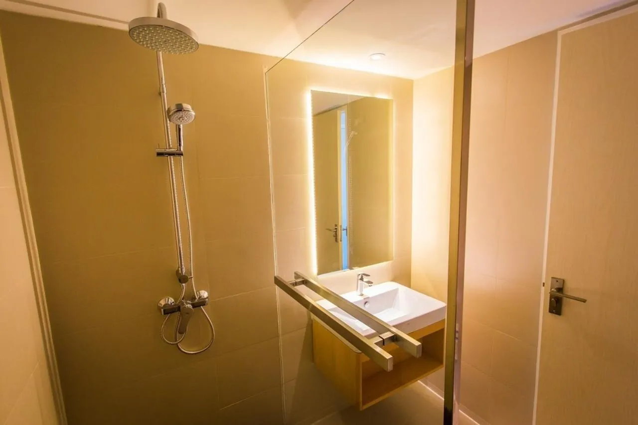 Shower in Crystal Hotel Hat Yai
