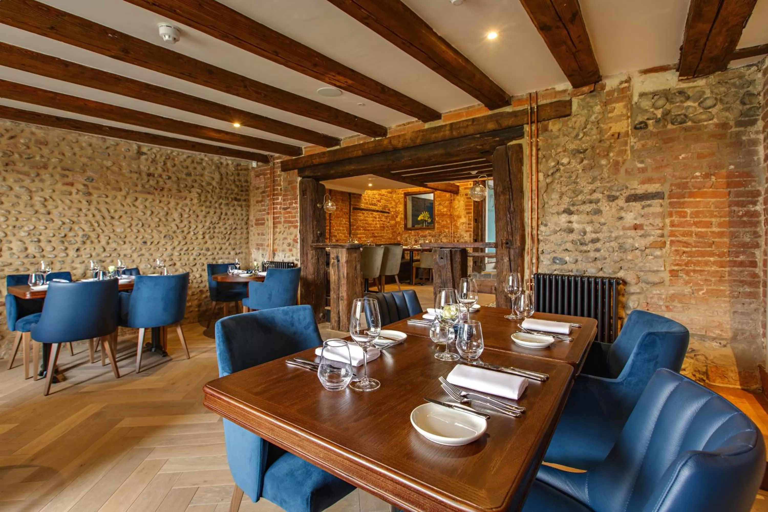 Dining area in The Ingham Swan