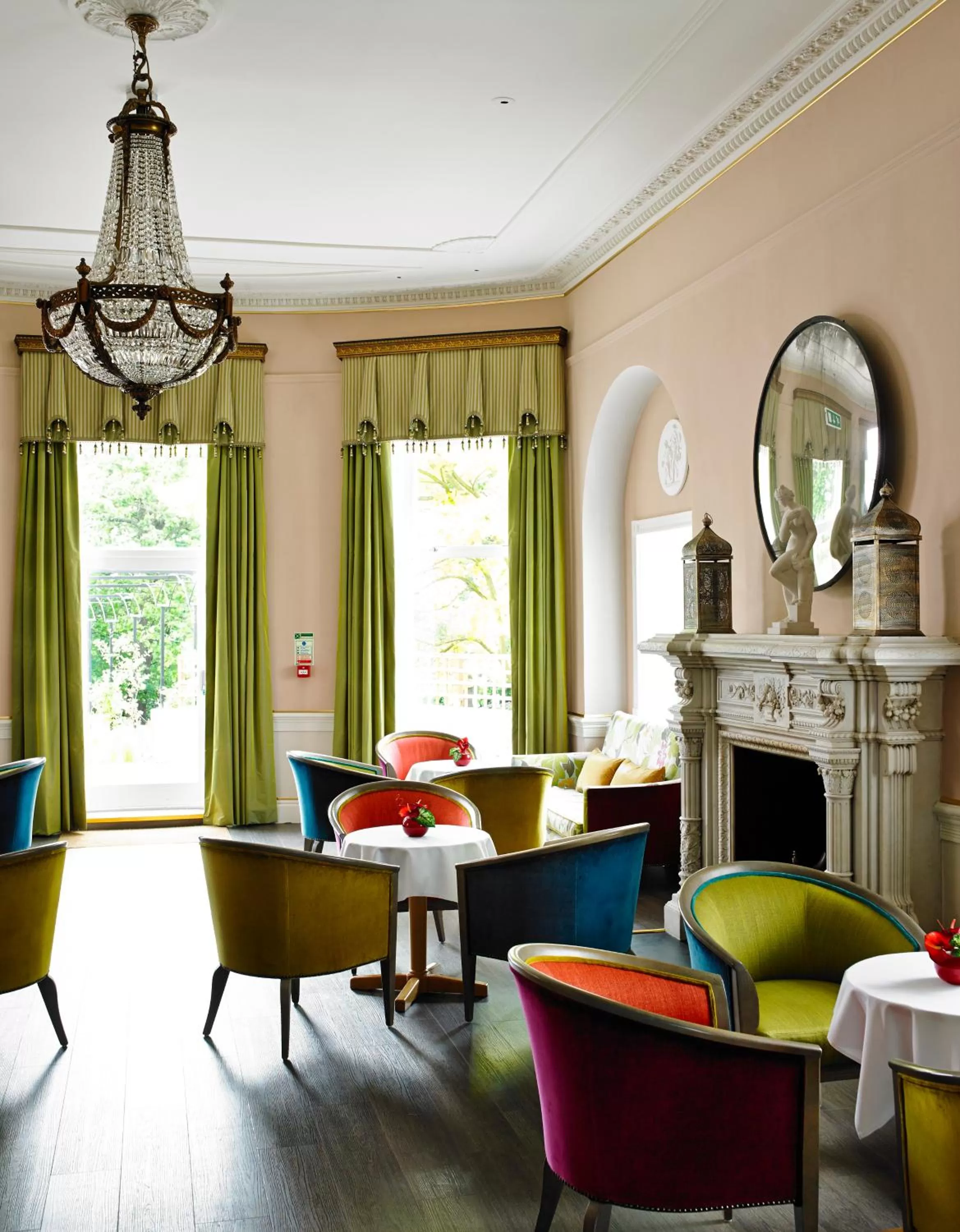 Lounge or bar in Bromley Court Hotel London