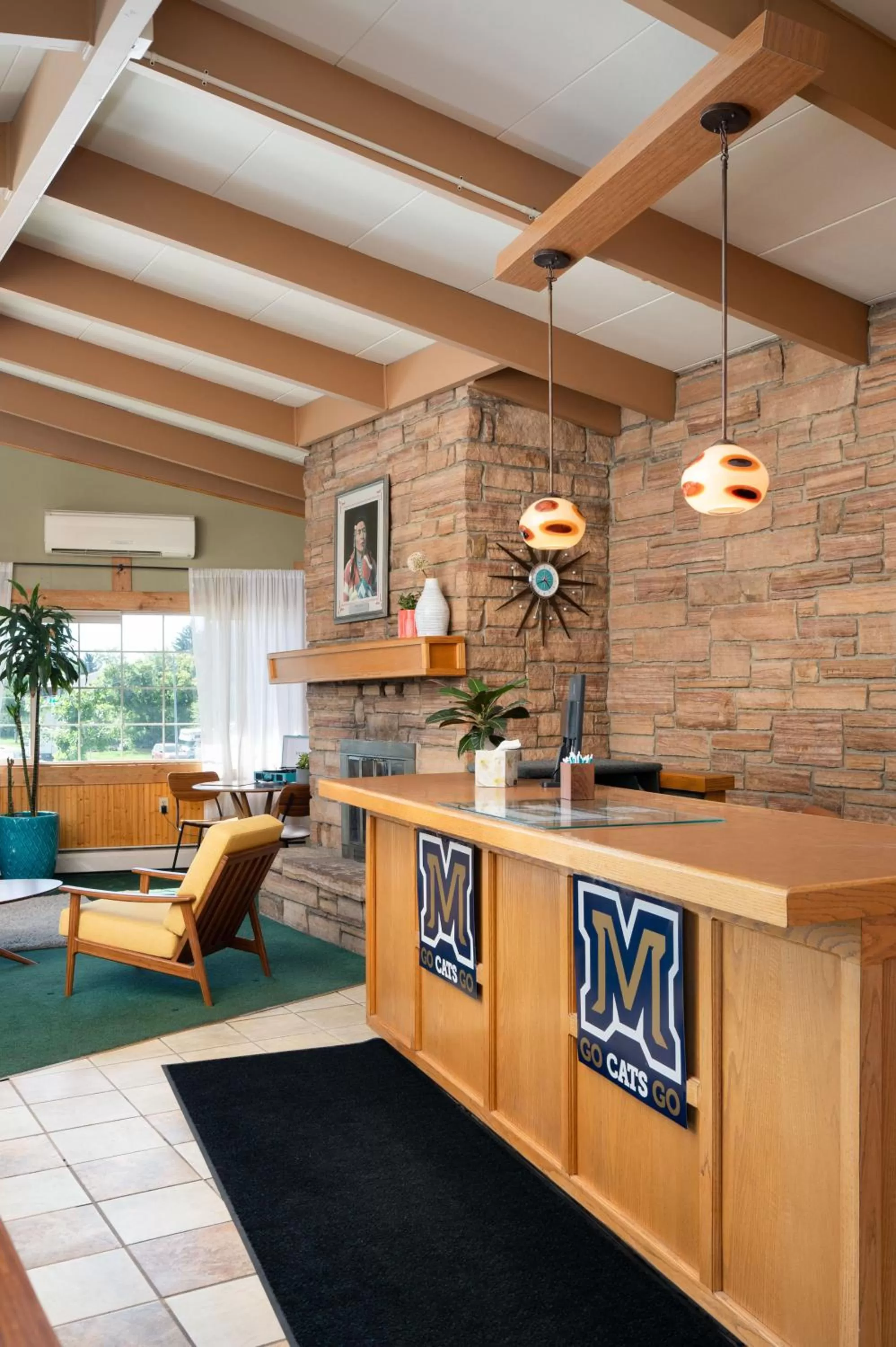 Lobby or reception in Sapphire Motel Midtown Bozeman