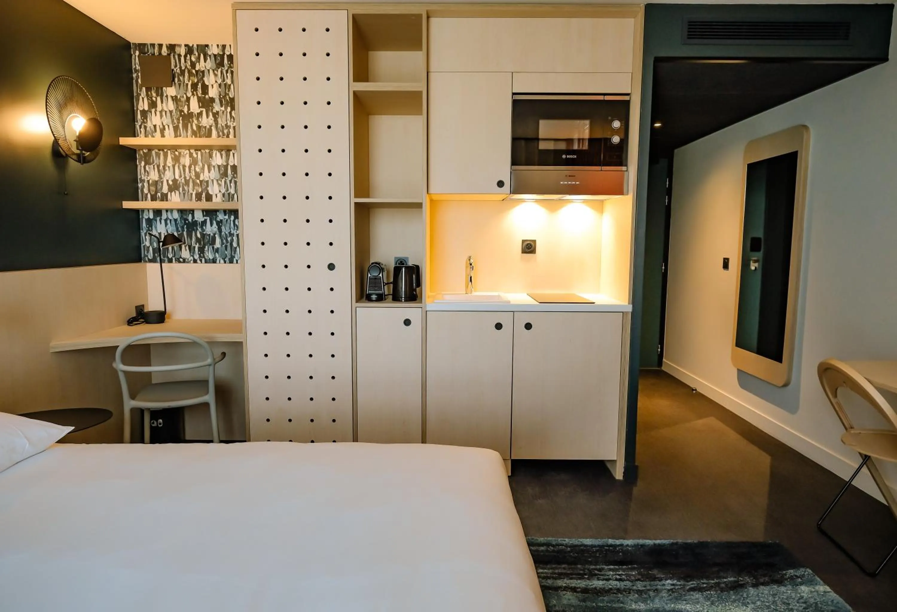 Coffee/tea facilities, Bed in ibis Styles Bordeaux Lac Bruges