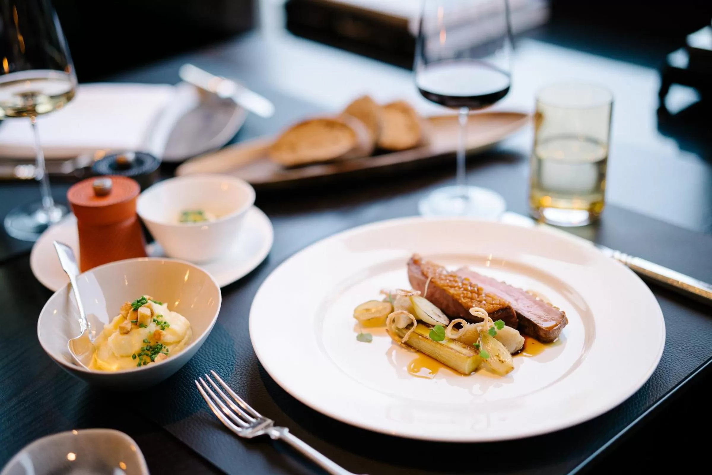 Restaurant/places to eat in Schlosshotel Hugenpoet