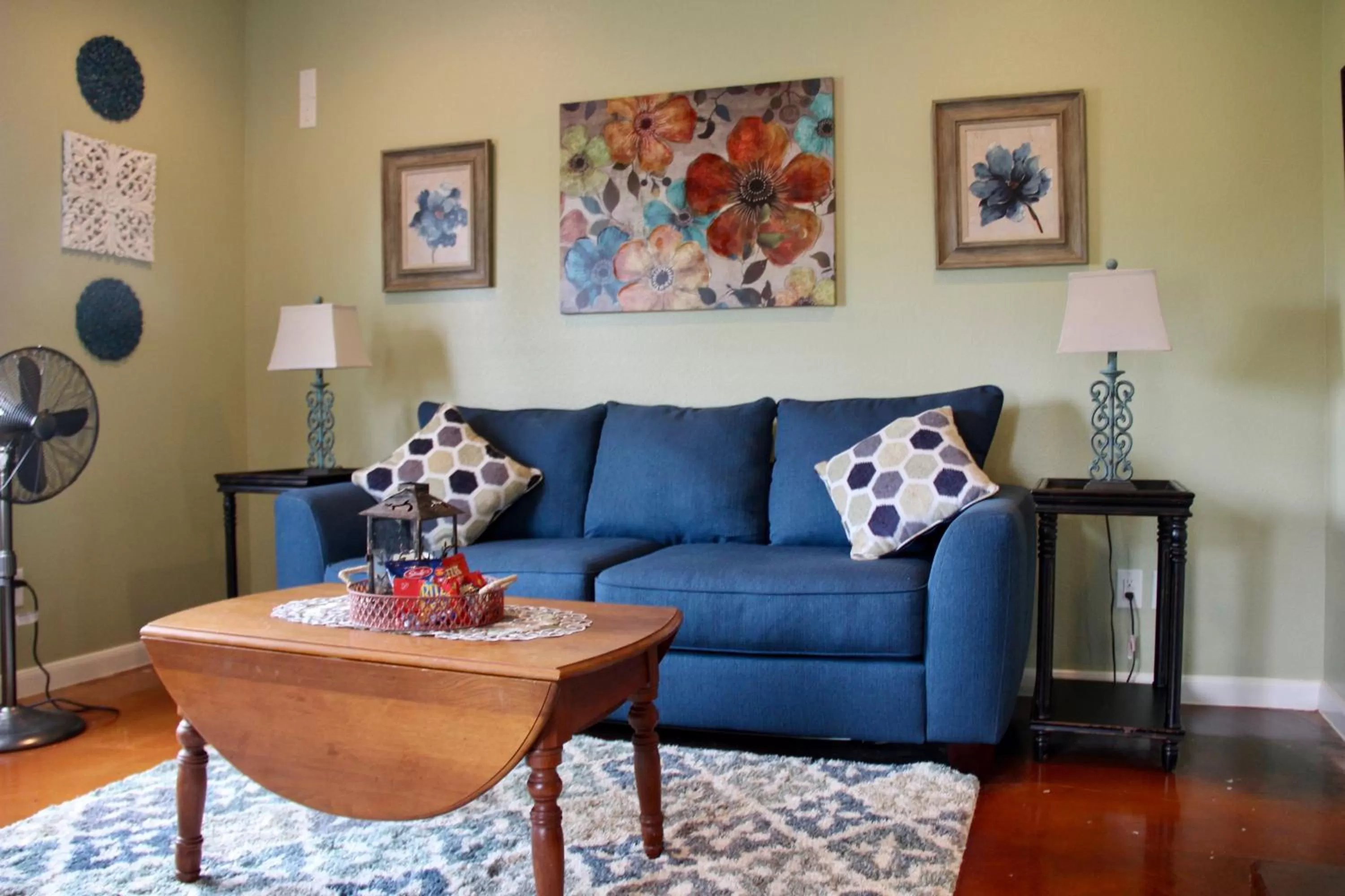 Bed in Maple Creek Bed&Breakfast