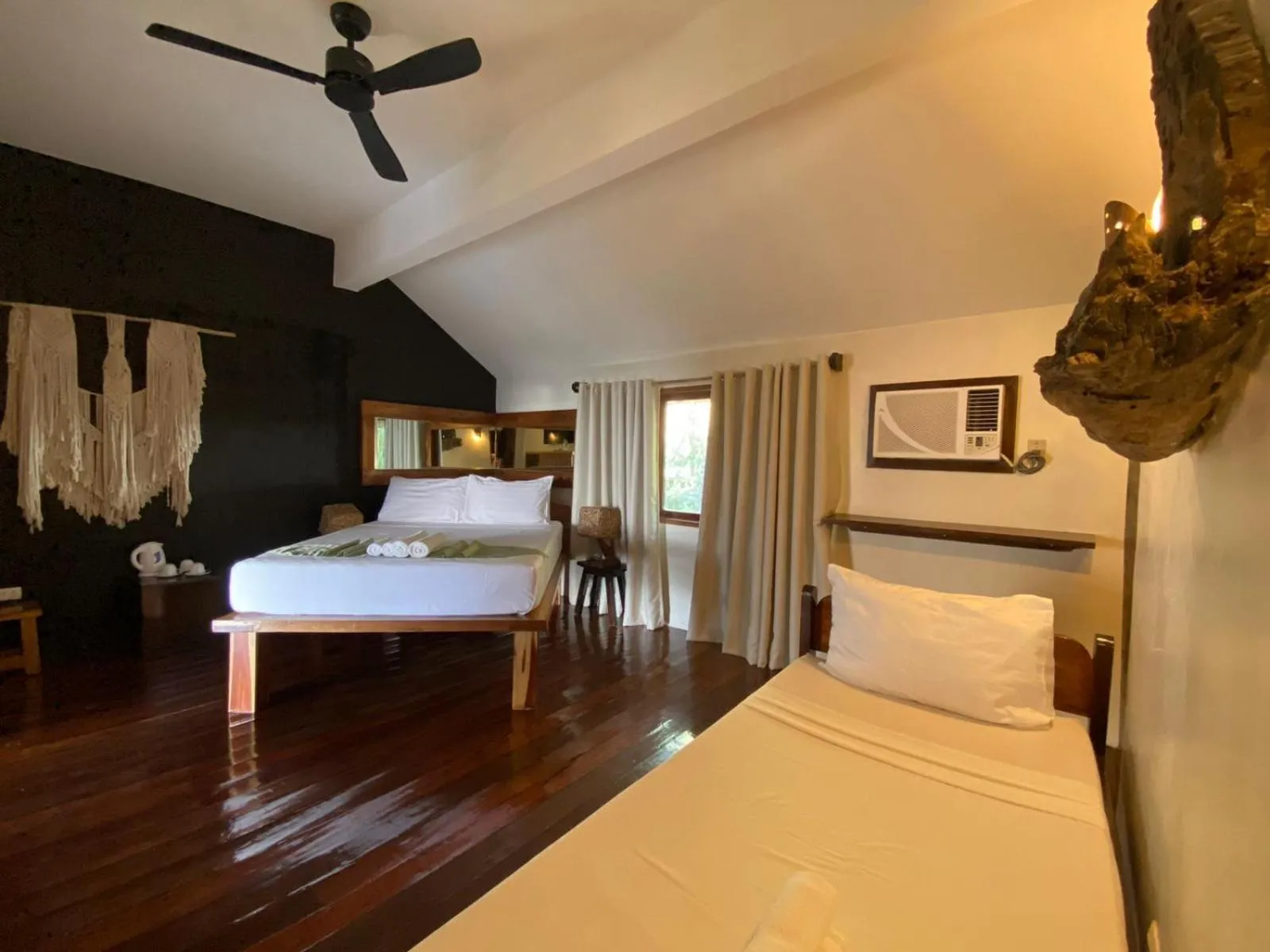 Bed in Happiness Boutique Resort El Nido