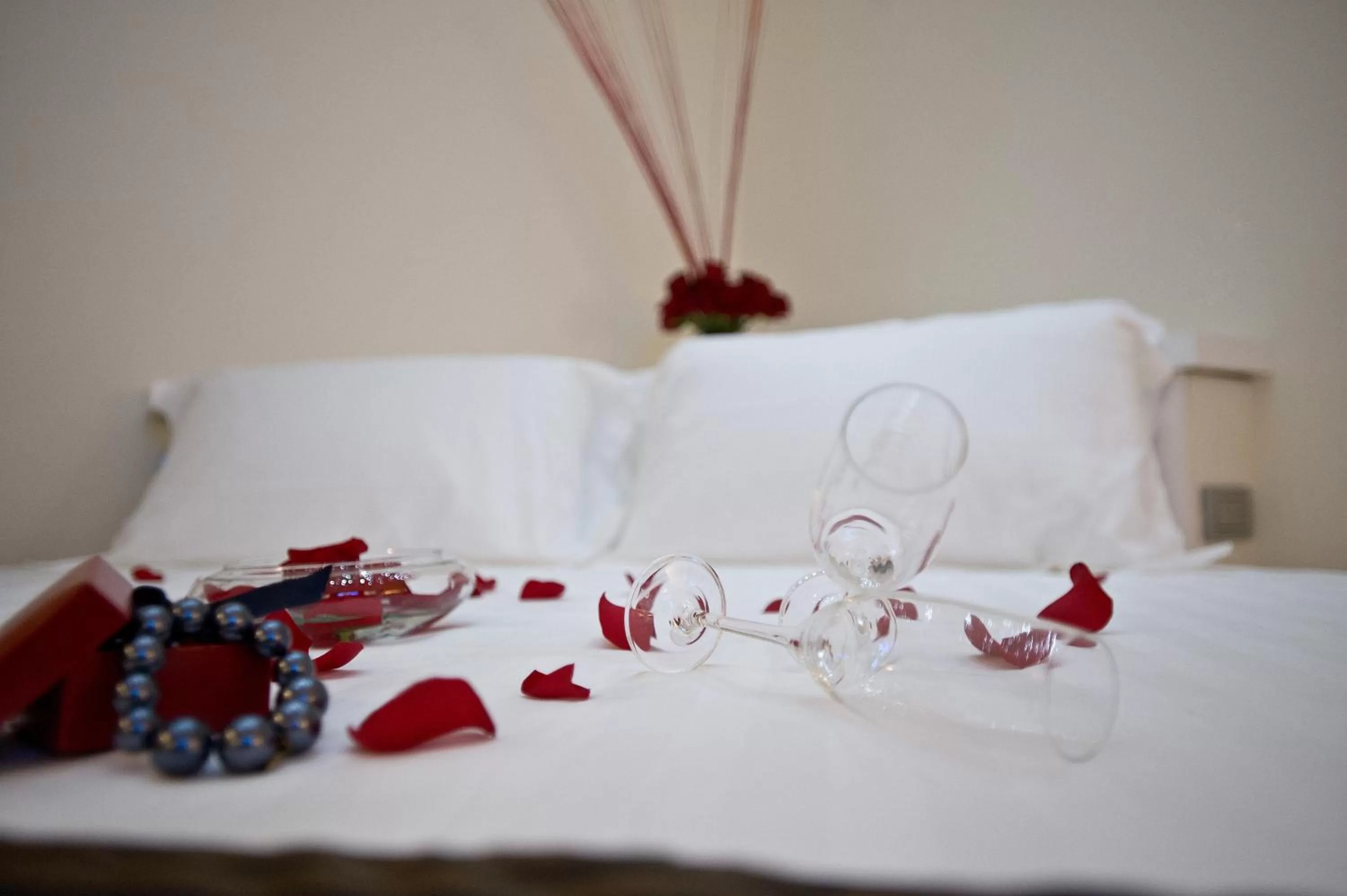 Decorative detail, Bed in Hotel Coppe Trieste - Boutique Hotel