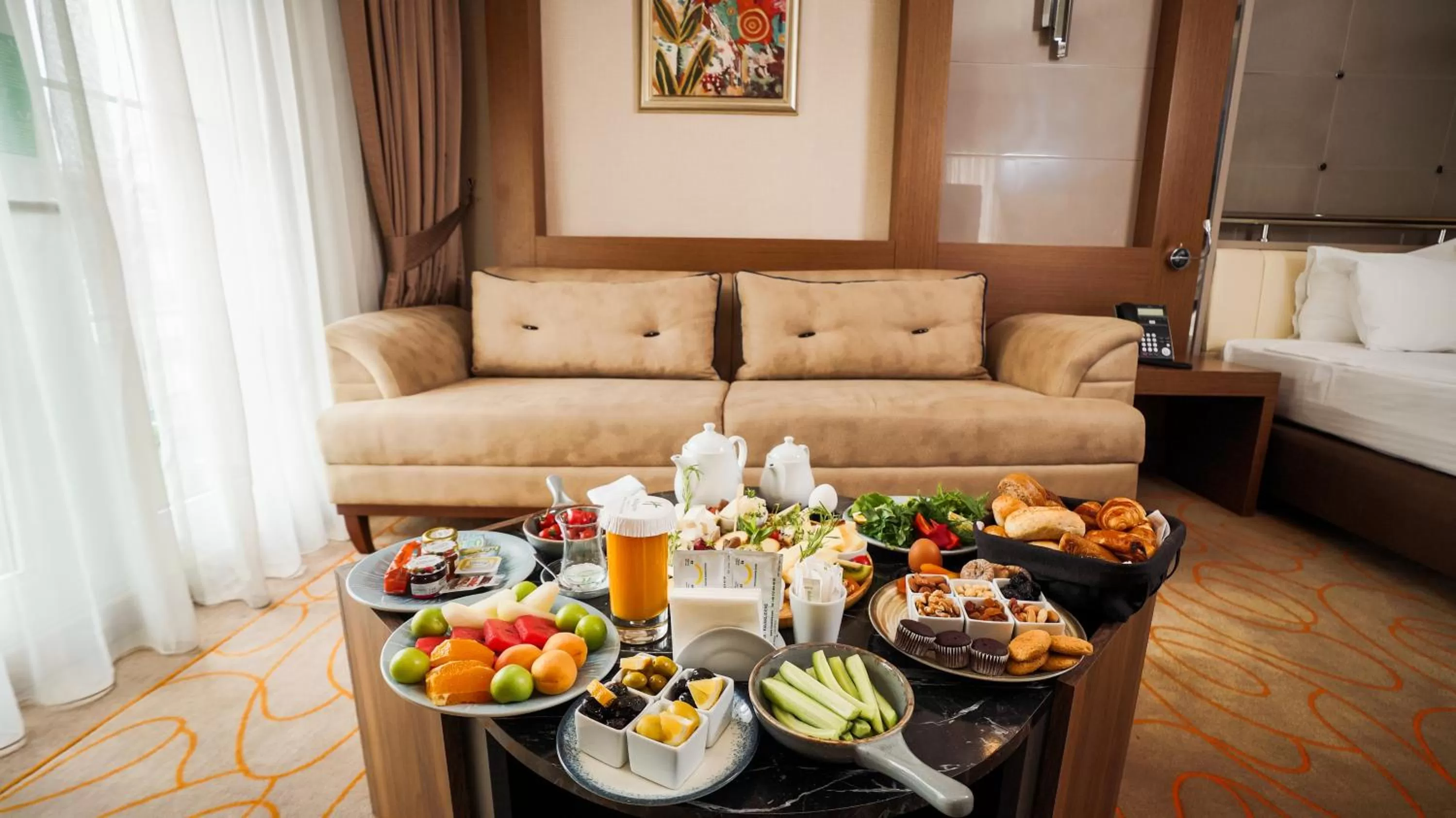 Food and drinks in Holiday Inn Ankara-Kavaklidere by IHG