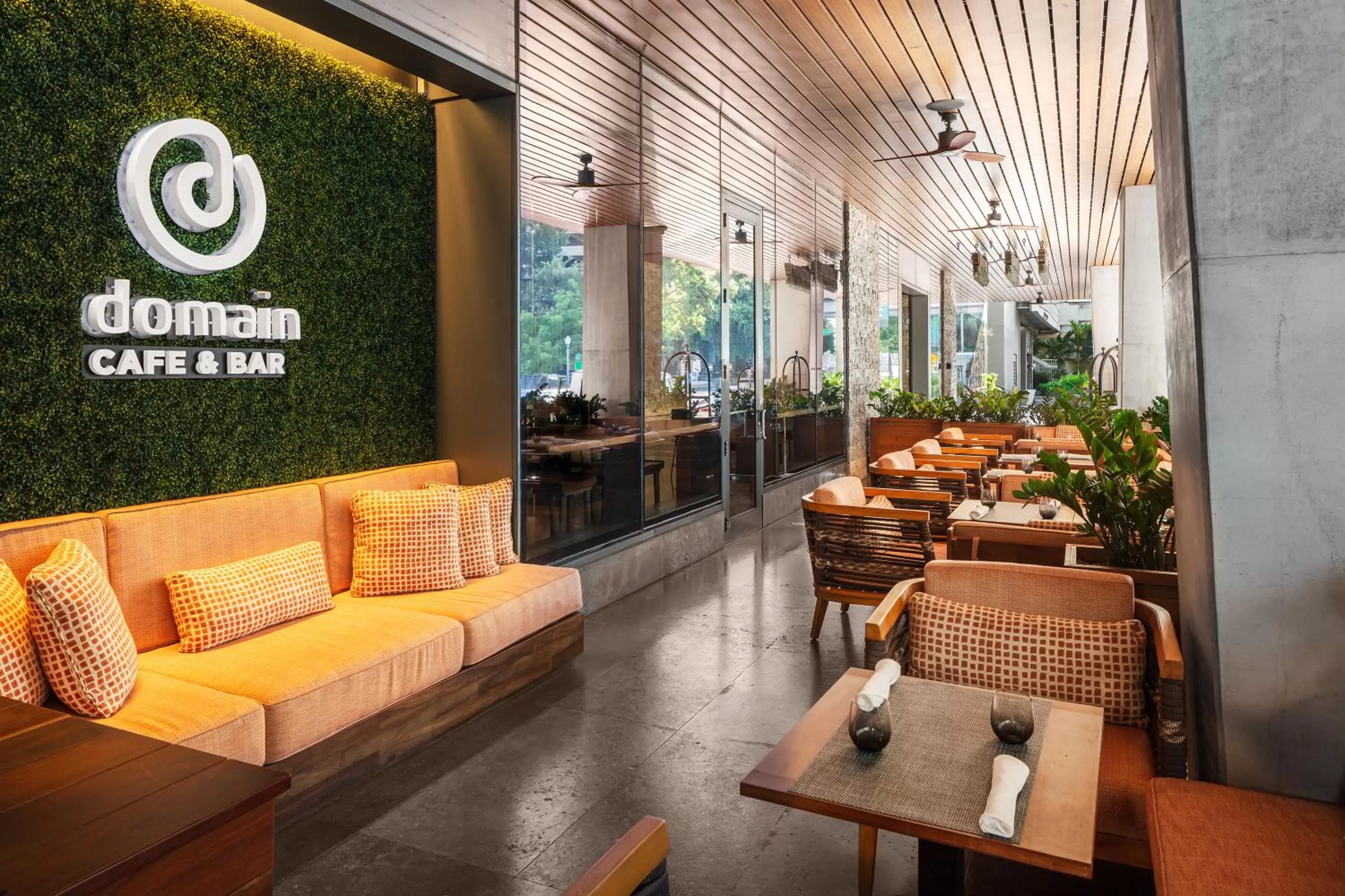 Restaurant/places to eat in EAST Miami