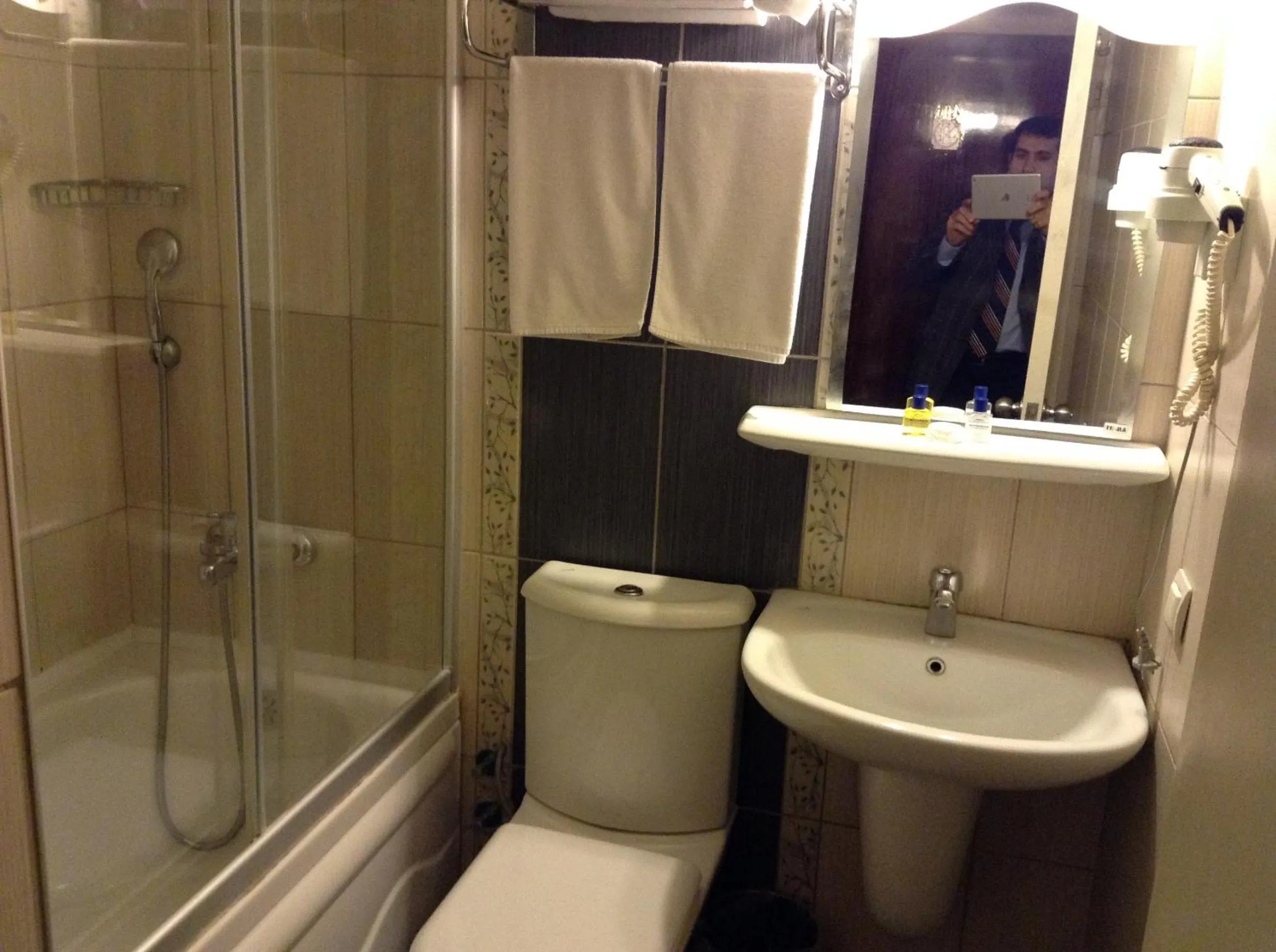 Bathroom in Tayhan Hotel