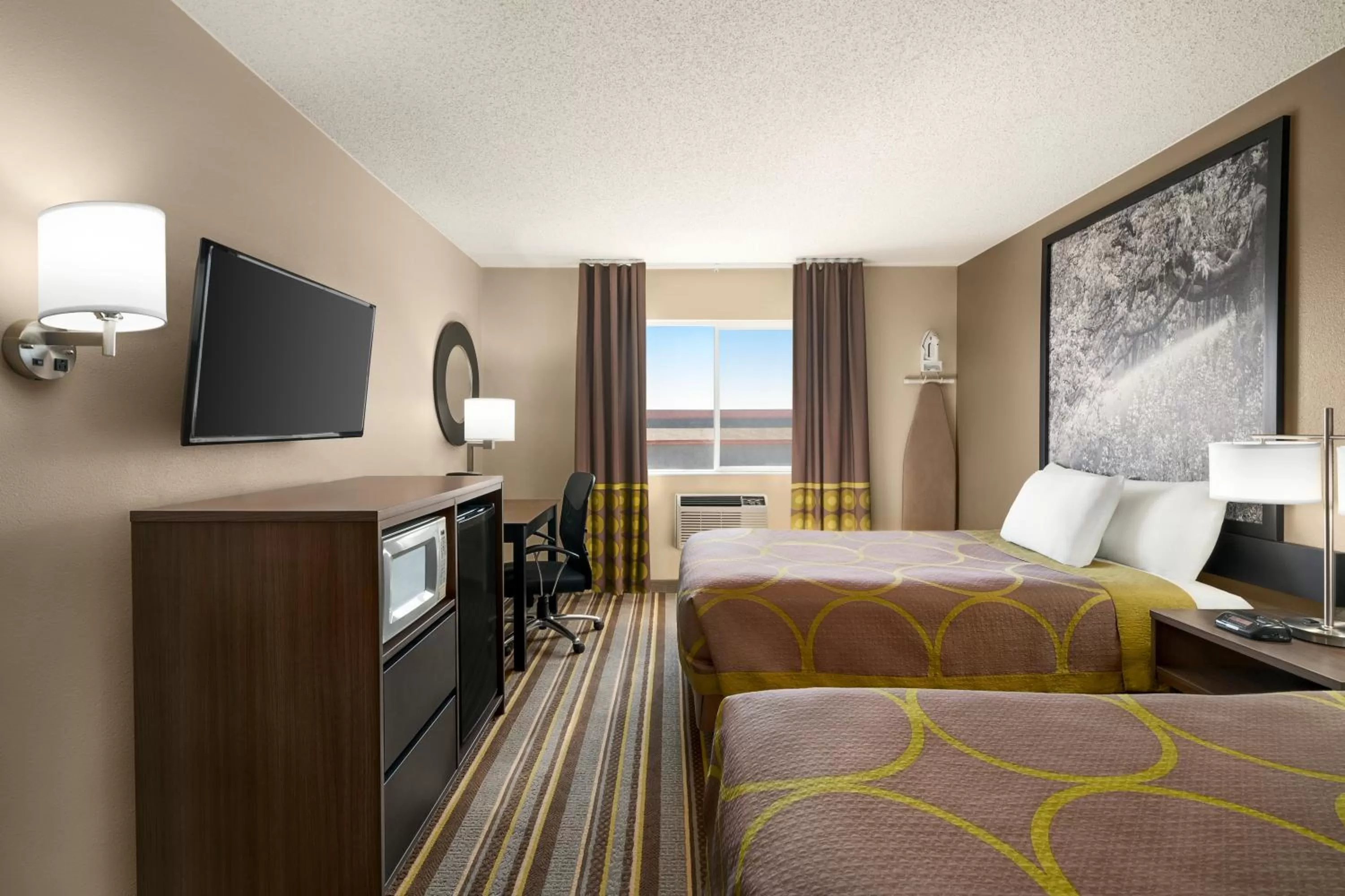 Bedroom, Bed in Super 8 by Wyndham Liberal KS