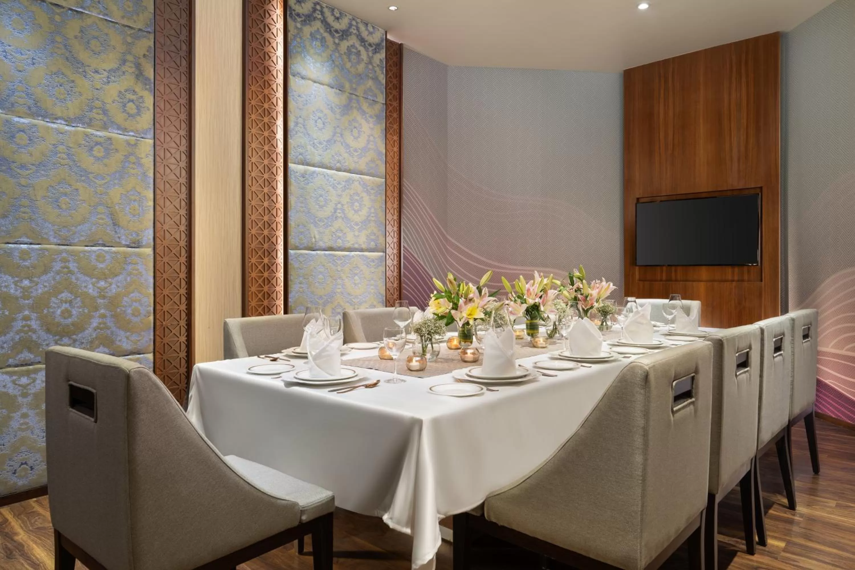 Dining area in WOW Crest, Indore - IHCL SeleQtions