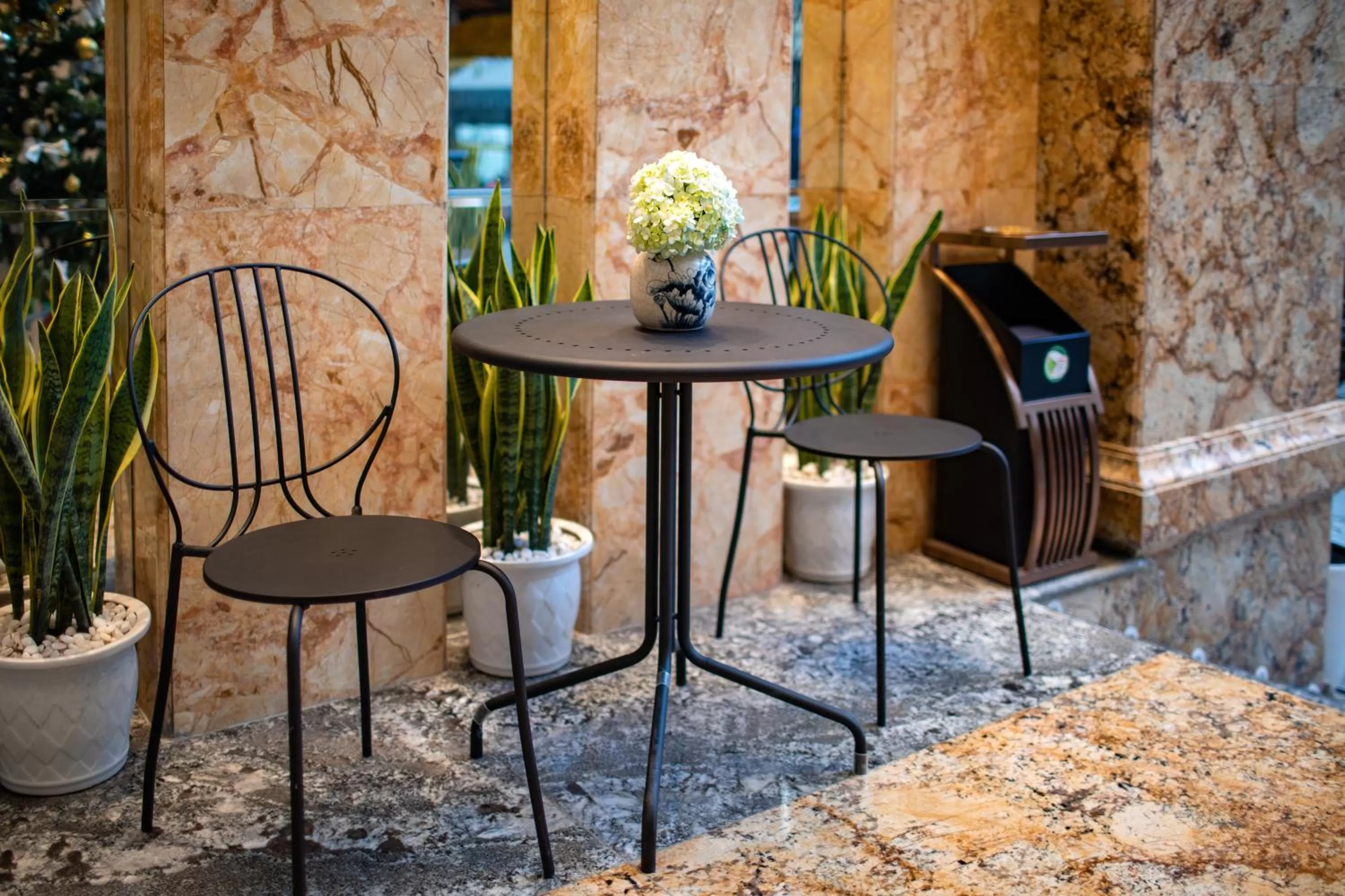 Seating area in May De Ville Legend Hotel & Spa