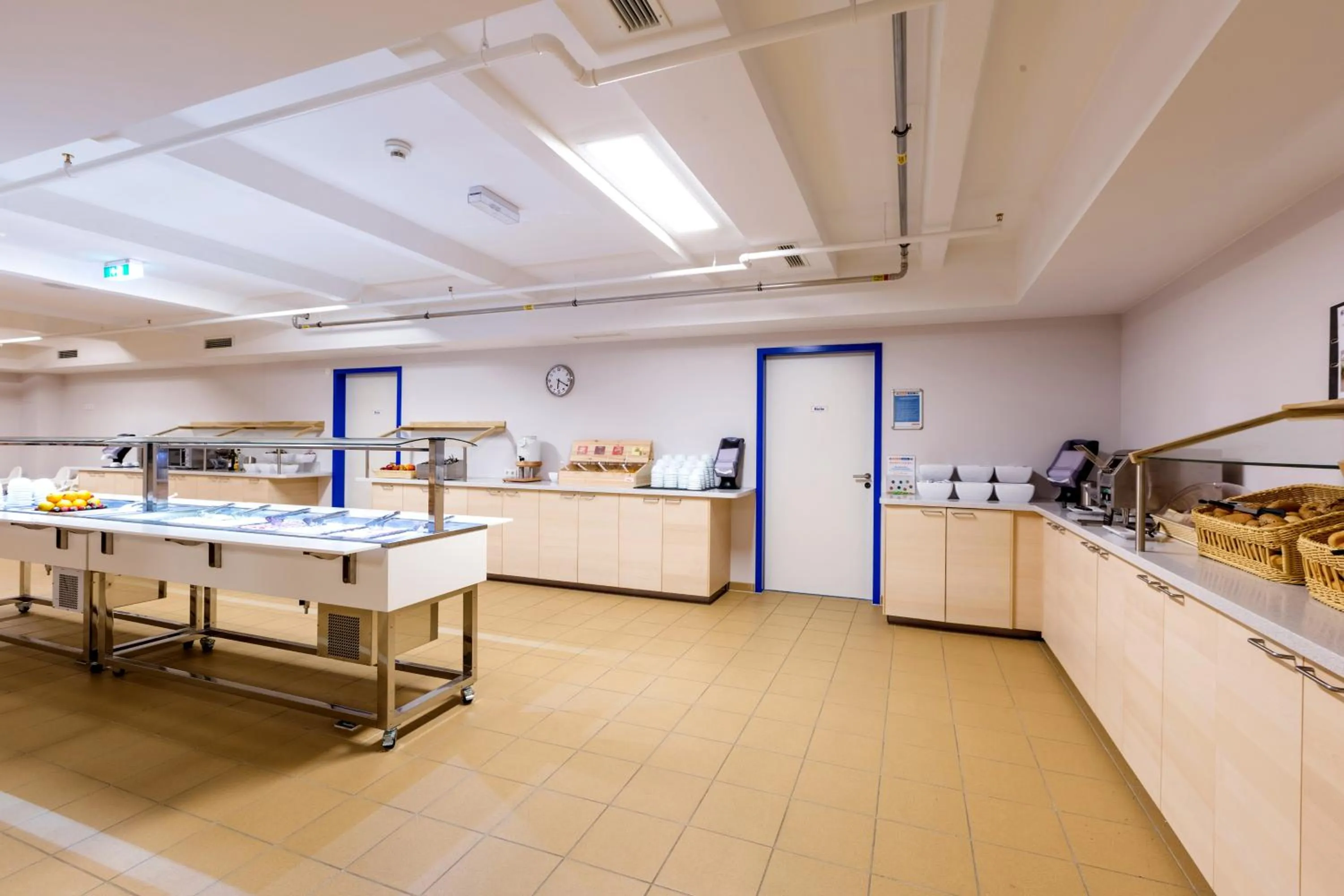 Restaurant/places to eat in a&o Salzburg Hauptbahnhof