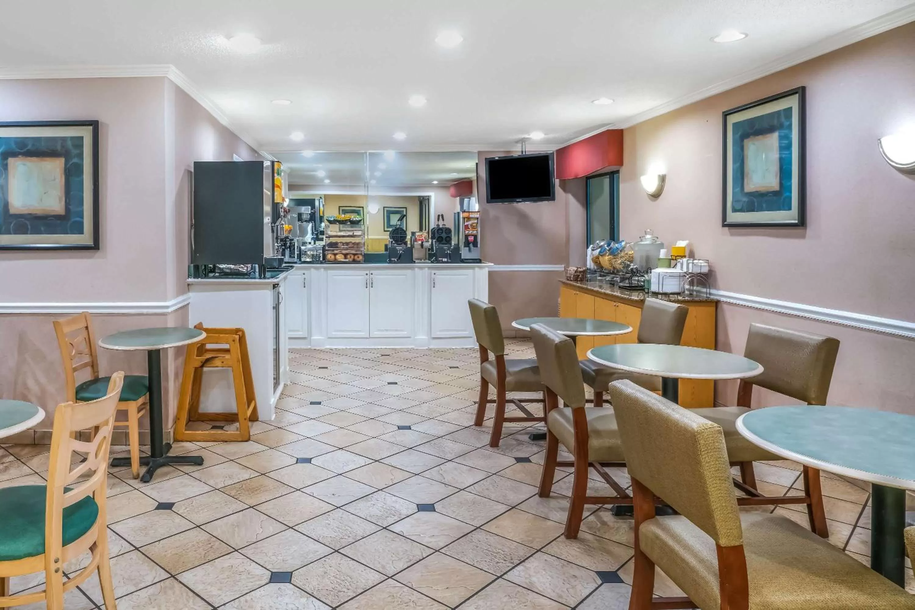 Restaurant/places to eat in La Quinta by Wyndham Nashville Franklin