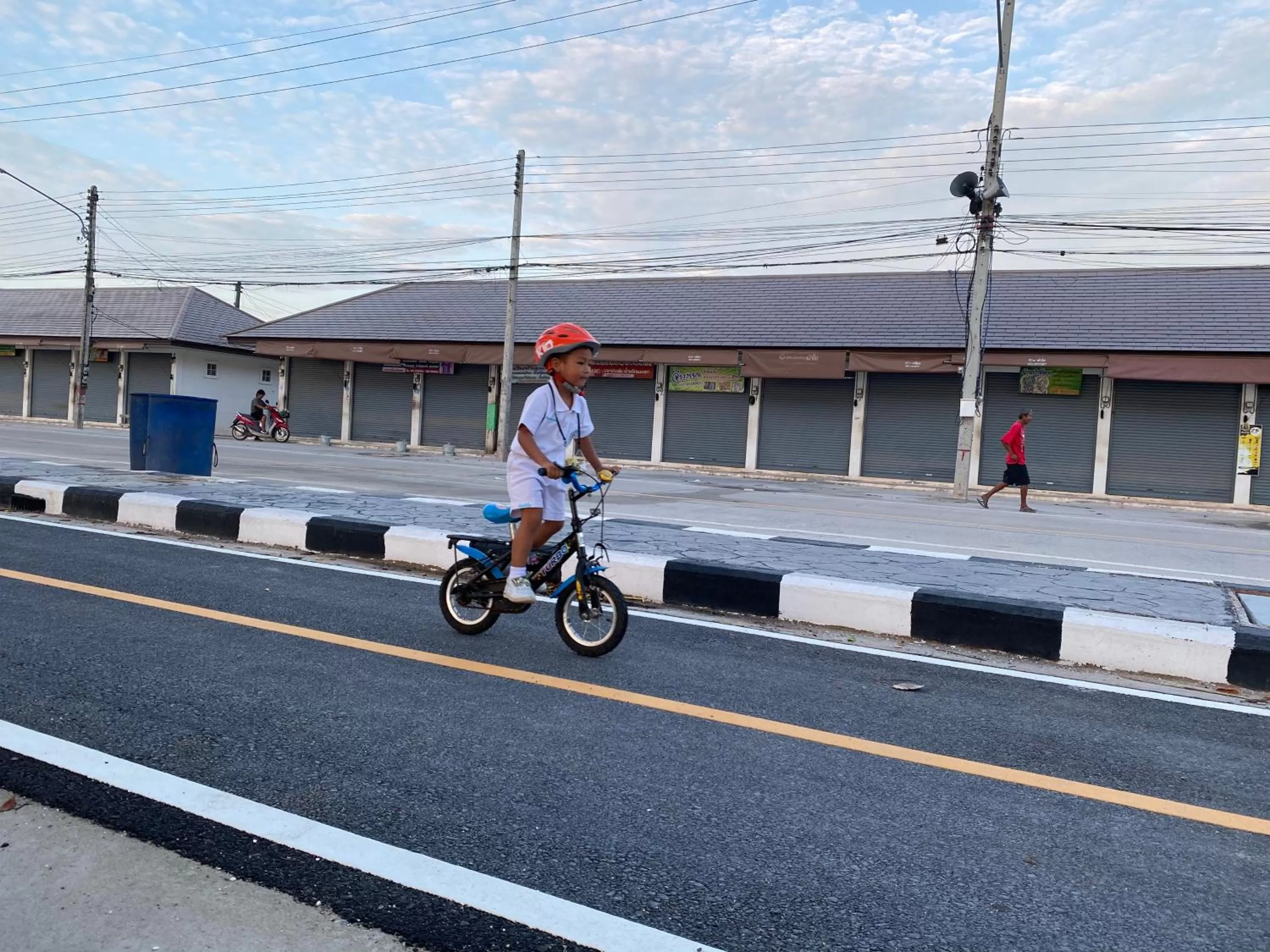 children, Biking in Chuanchom Resort