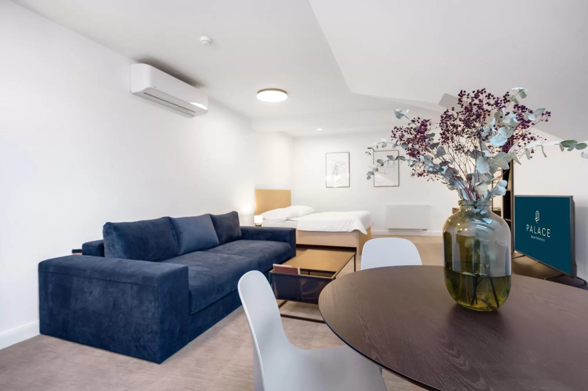 Photo of the whole room in Palace Apartments