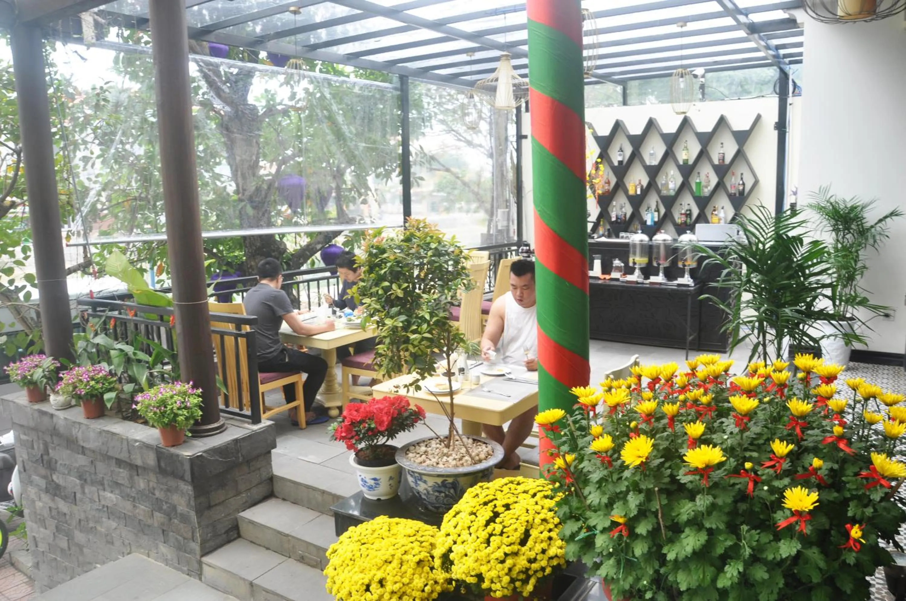 Restaurant/places to eat in River Suites Hoi An