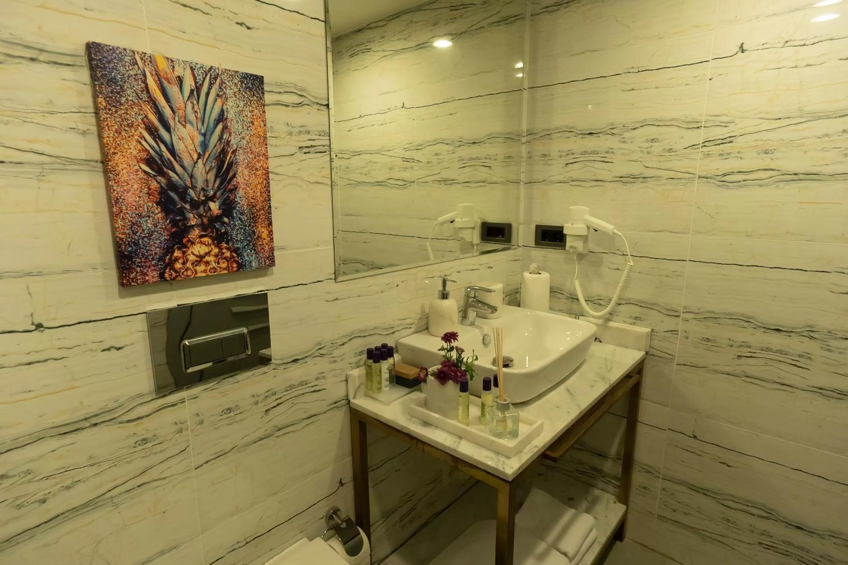 Shower in Malta Bosphorus Hotel