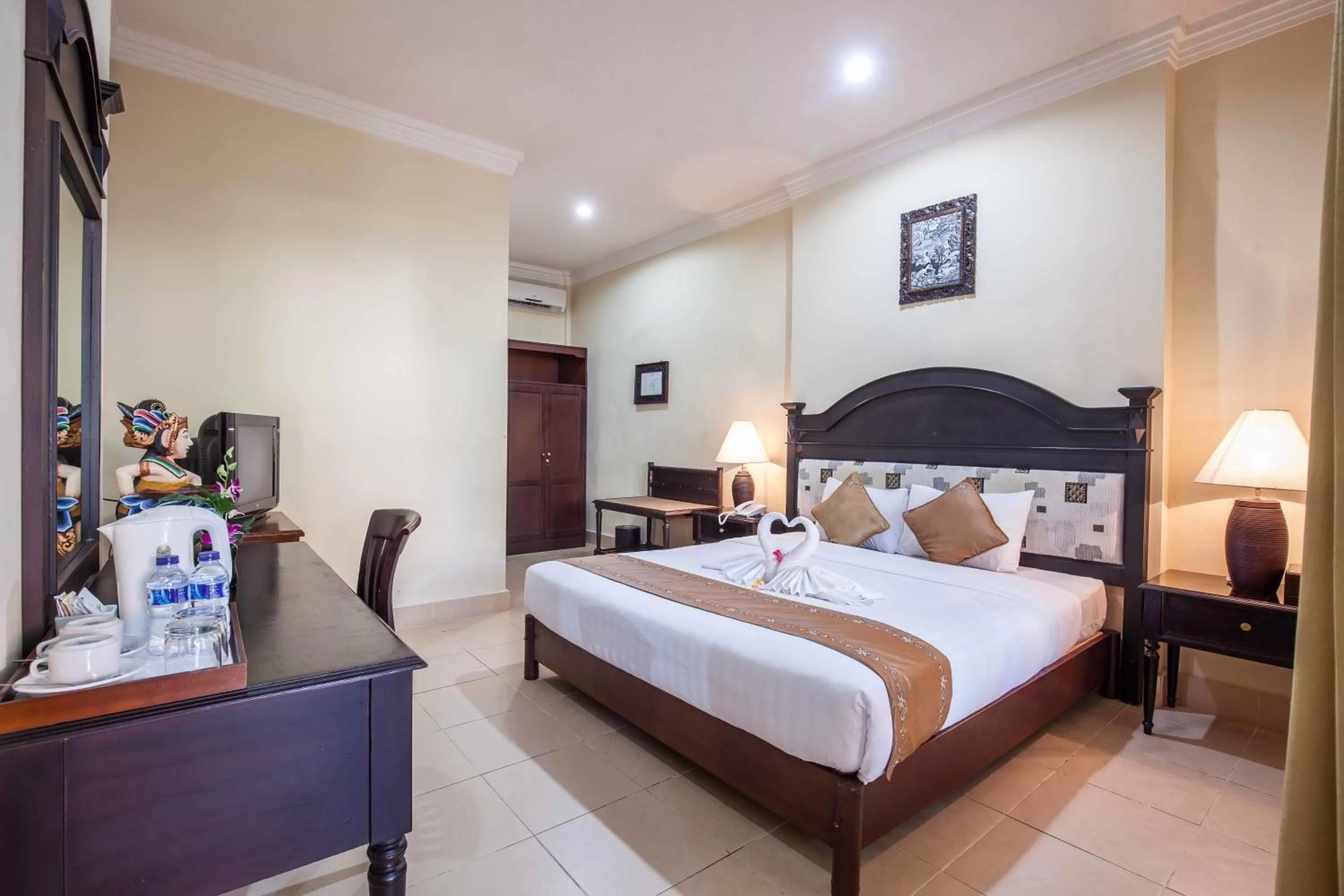 Bed in Vila Shanti Beach Front Hotel Sanur