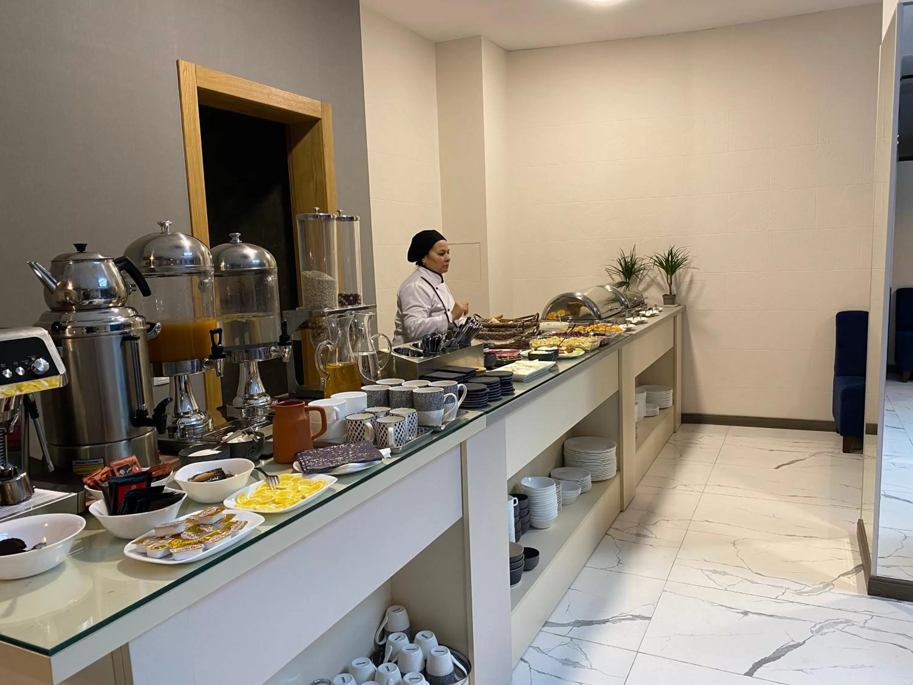 Restaurant/places to eat in Hotel Banovani