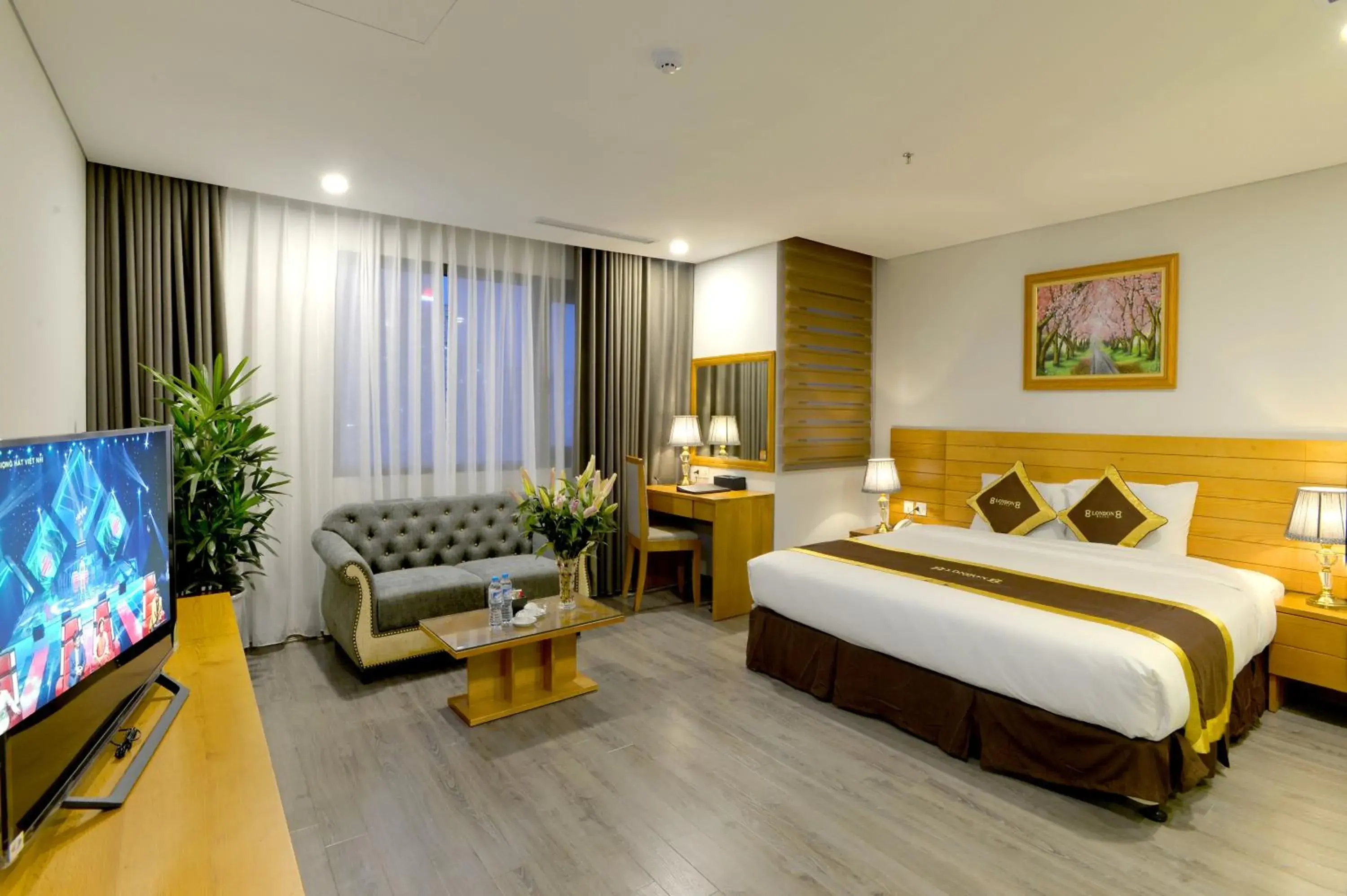 Large Double or Twin Room in London Hanoi Hotel Large Double or Twin Room in London Hanoi Hotel