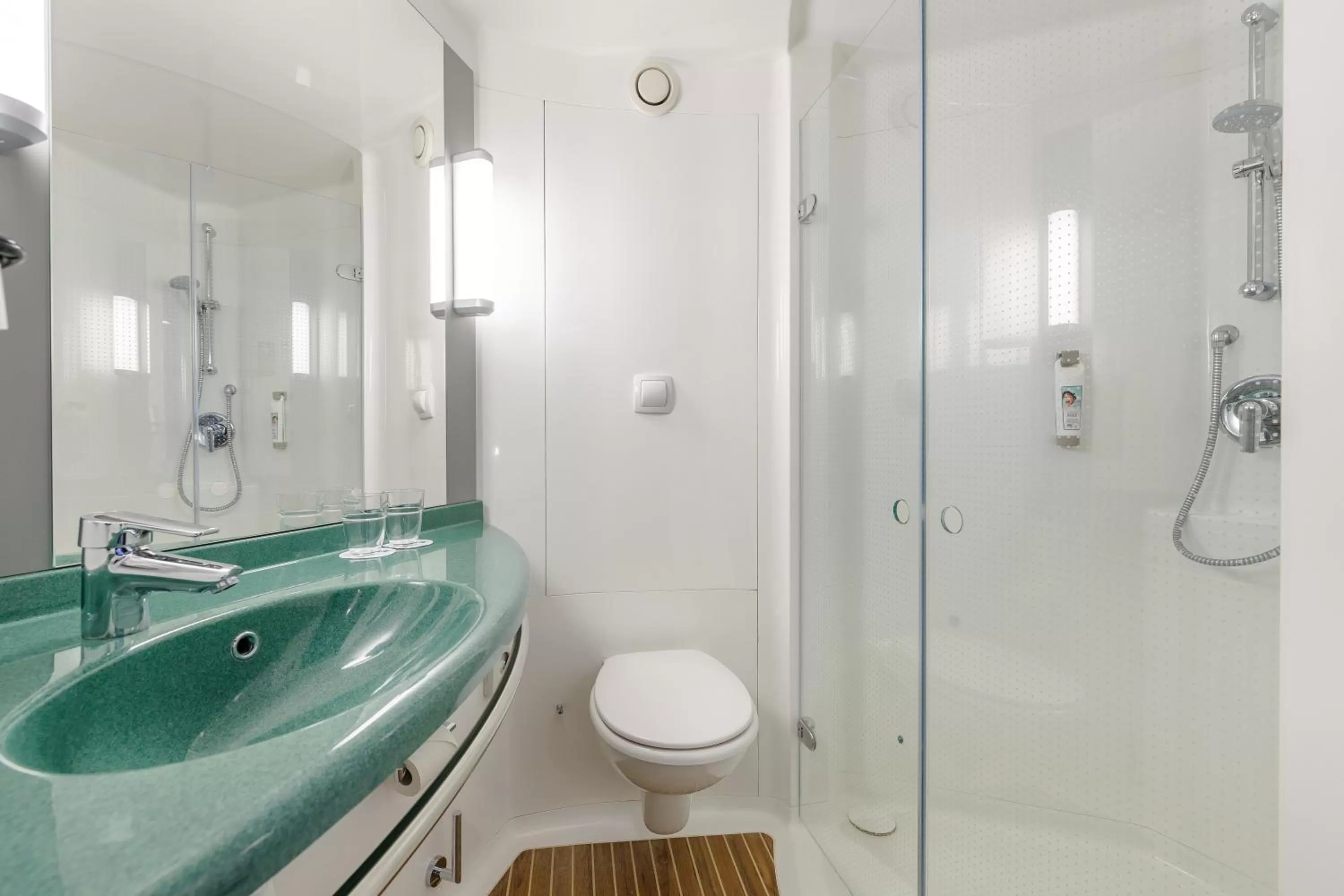 Shower in ibis Hotel Würzburg City