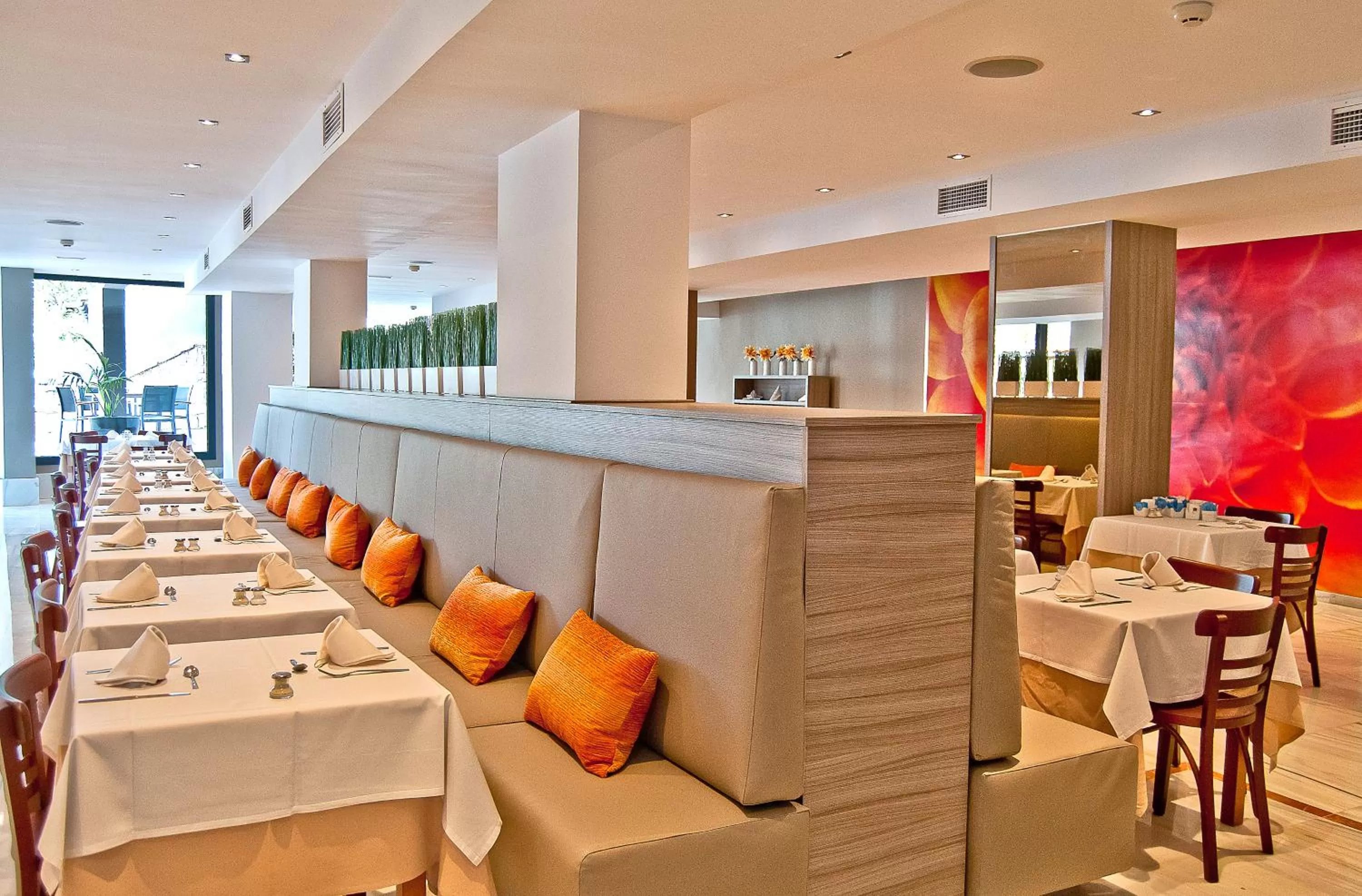 Restaurant/places to eat in BQ Augusta Hotel