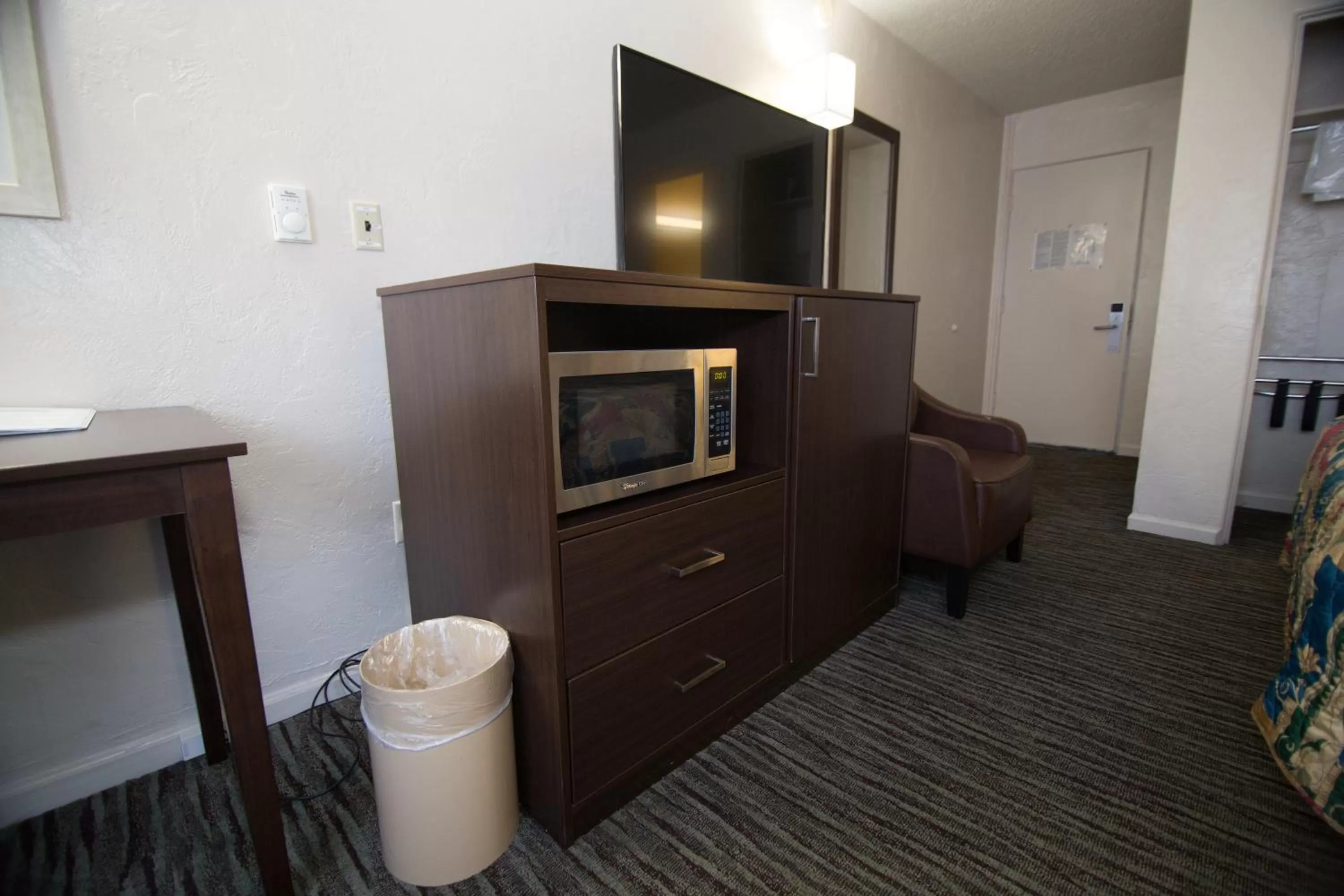 TV and multimedia in Eastside Lodge