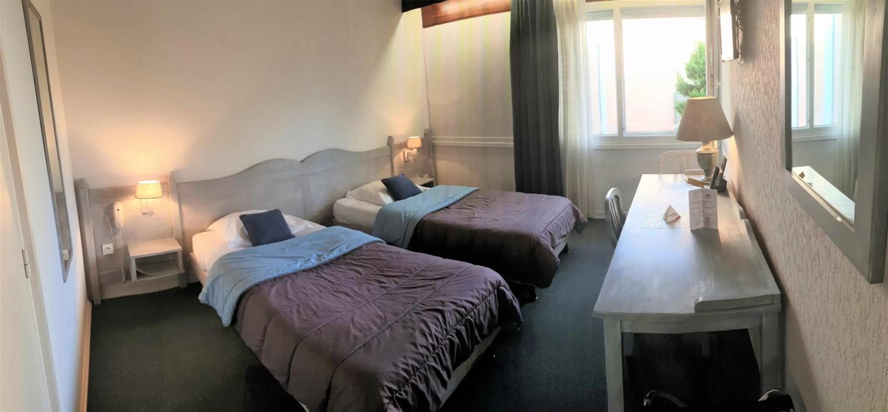 Property building, Bed in Les Jardins du Forez