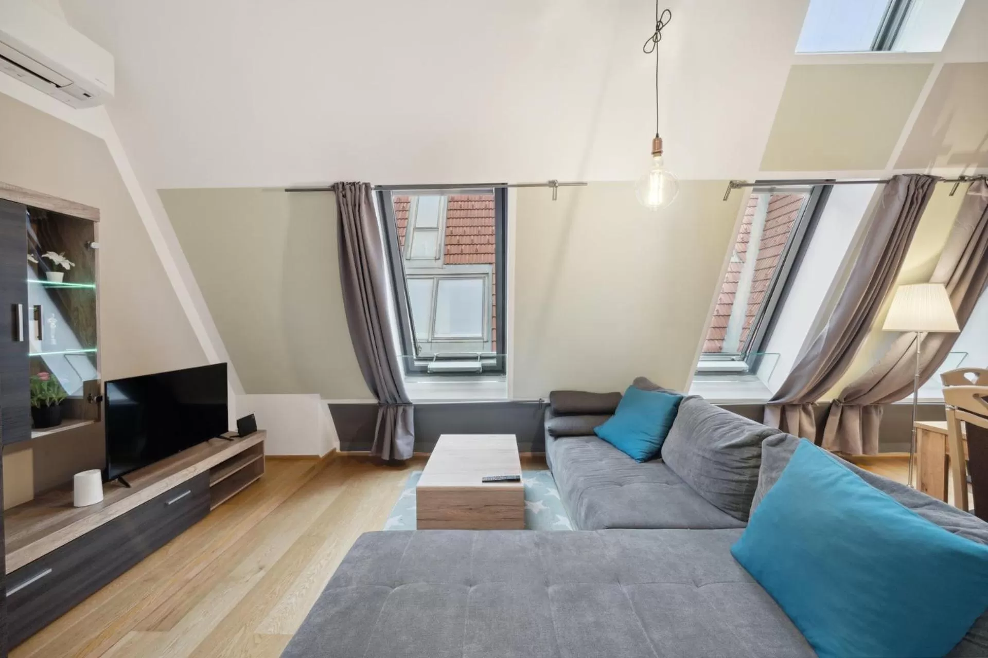 Living room, Seating Area in Florian's apartments in Mariahilf Vienna