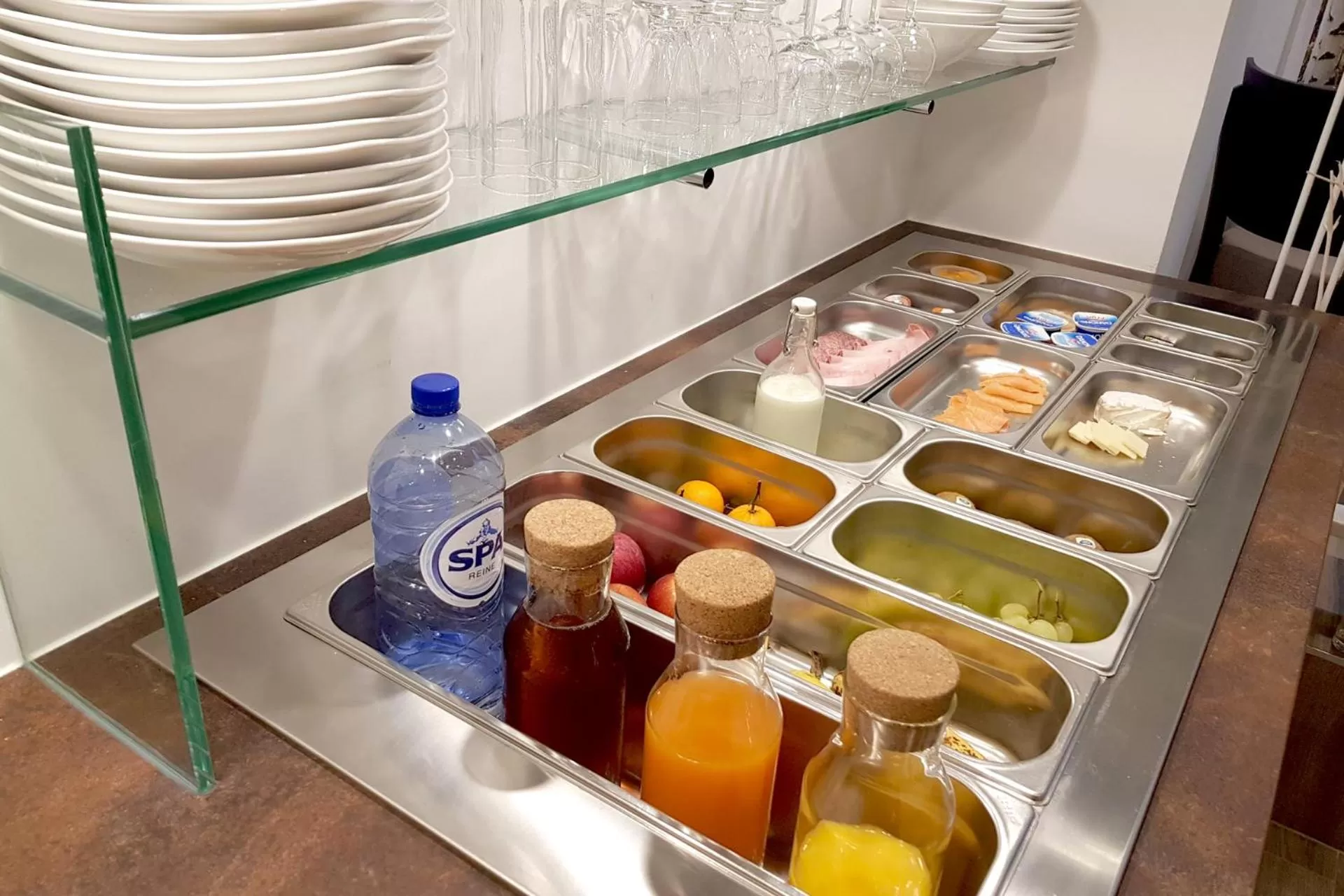 Breakfast in Hôtel du Parc Ath