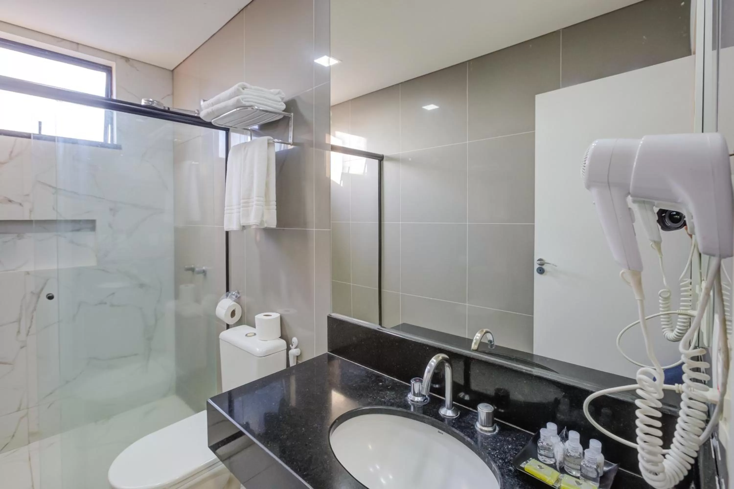 Shower in Viale Cataratas Hotel & Eventos