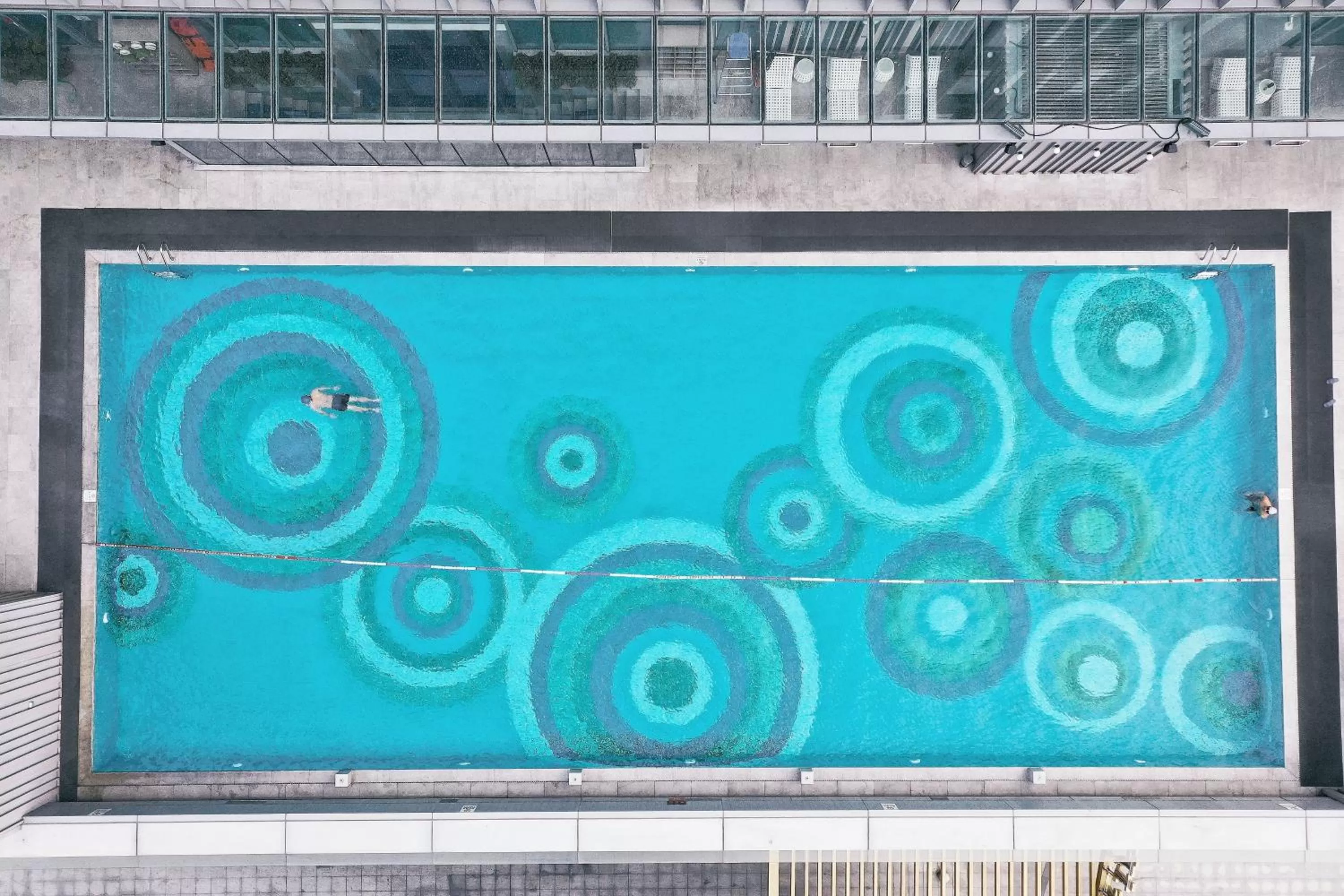 Swimming pool in Holiday Inn Guangzhou South Lake-an lHG Hotel