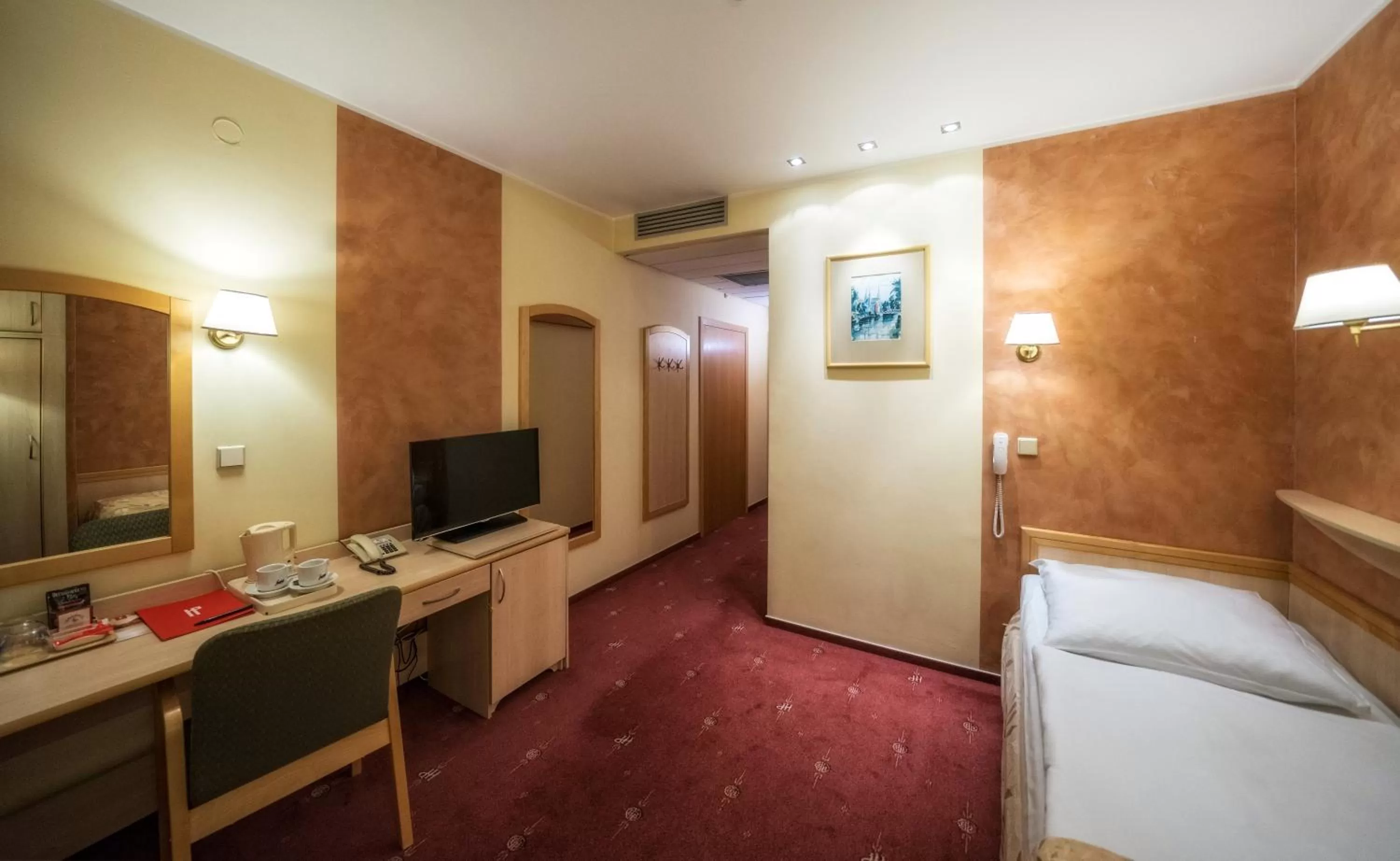 TV and multimedia, Bed in HP Park Plaza