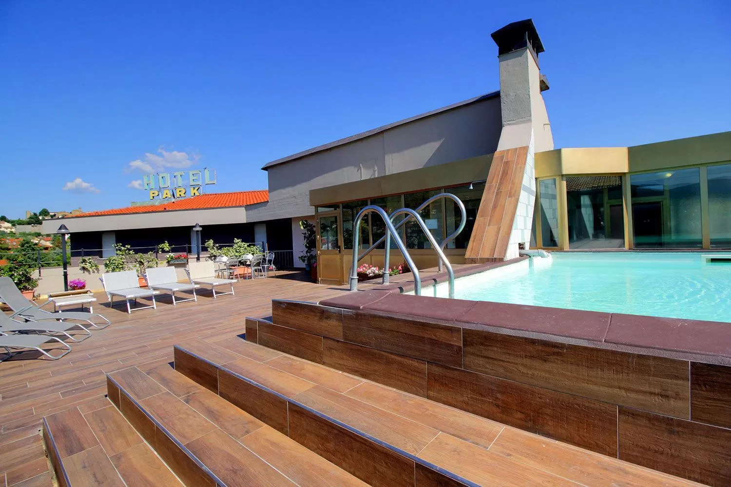 Swimming pool in Hotel Park