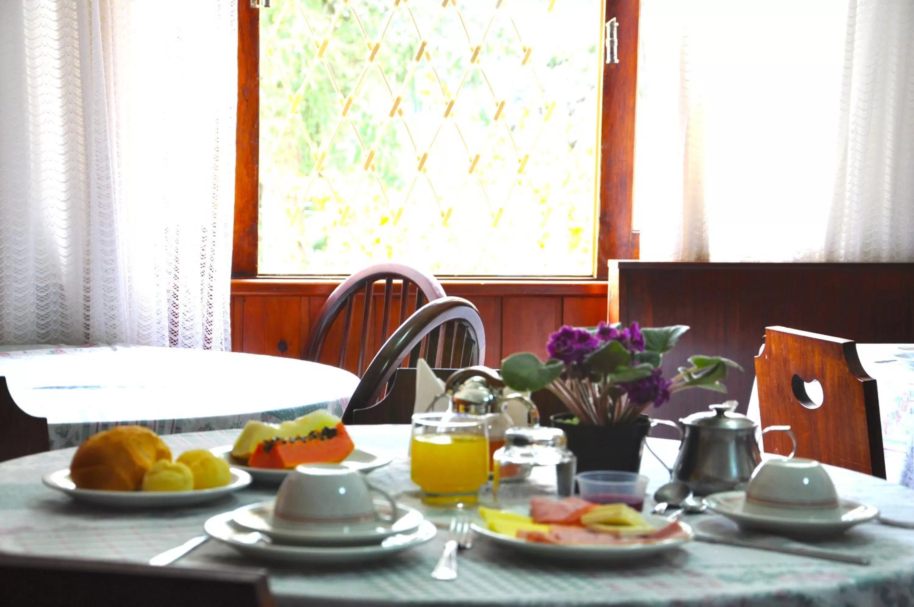 Restaurant/Places to Eat in Pousada Curumi