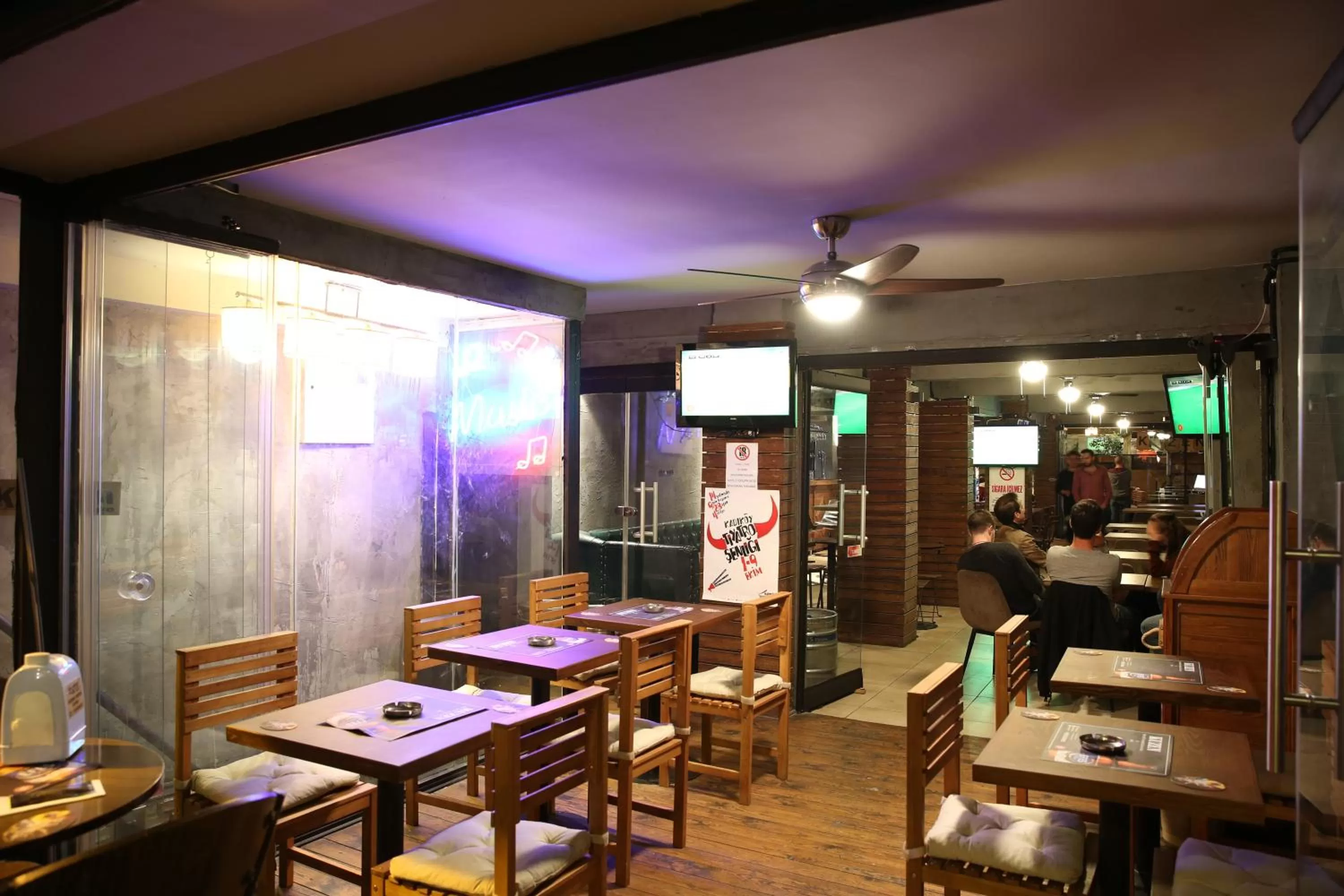 Restaurant/places to eat in Kuzen Otel