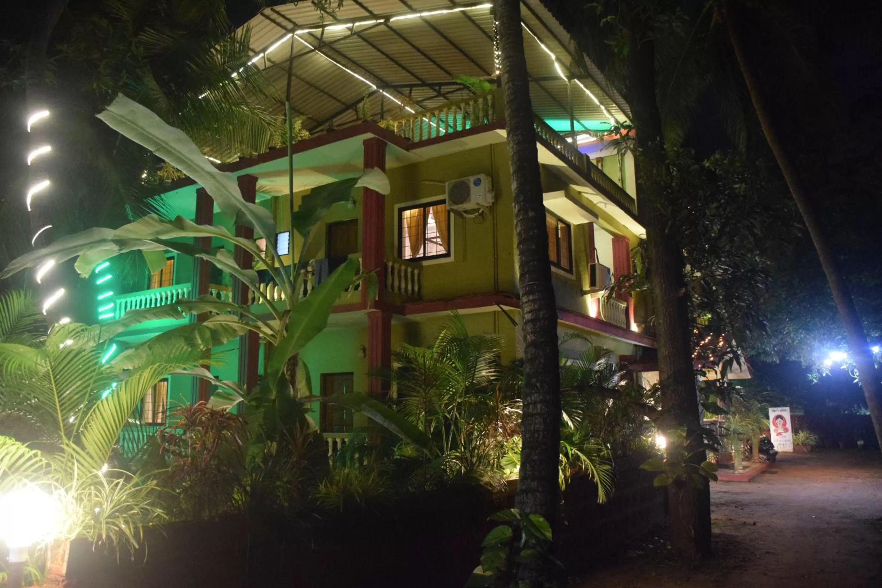 Property building in LaligurasVilla Beachside Escape - 100m to Beach