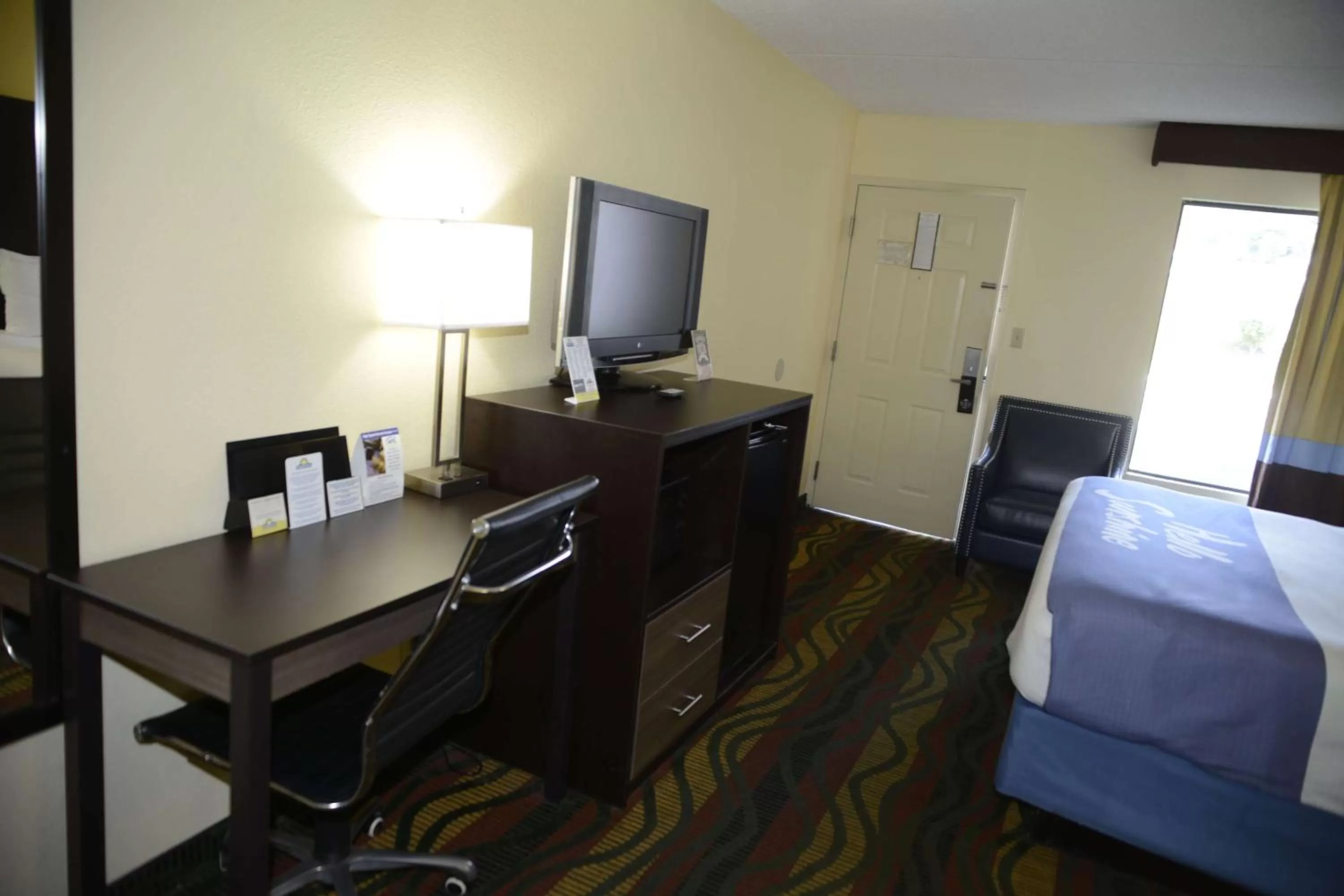 Photo of the whole room in Days Inn by Wyndham Kodak/Sevierville Intrstate SmokeyMntns