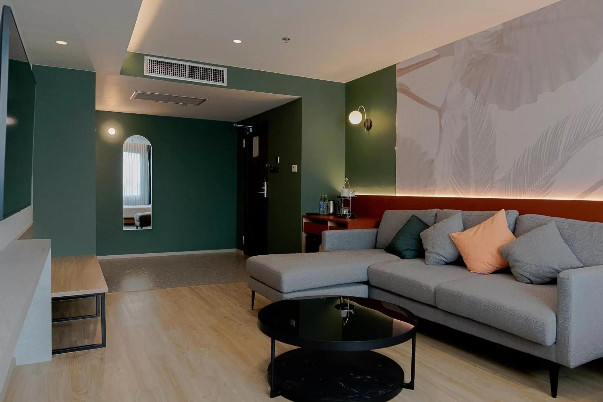 TV and multimedia in Buri Sriphu Hotel