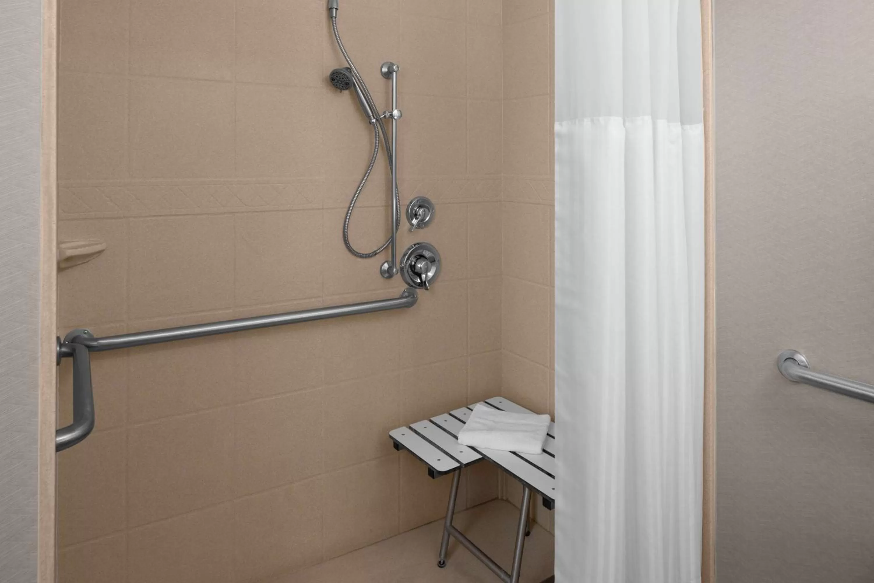 Bathroom in Hilton Garden Inn - Salt Lake City Airport