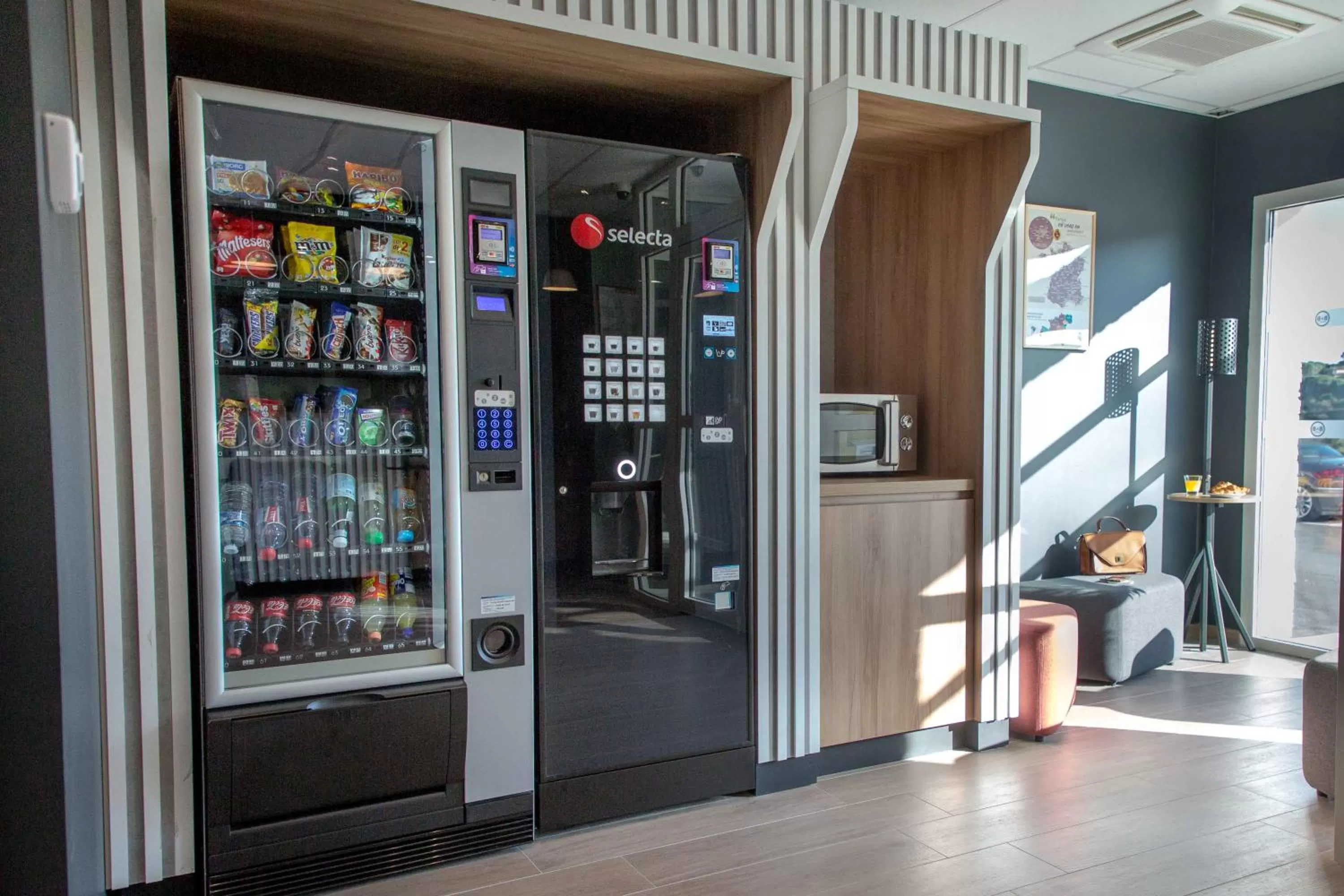 Food and drinks in B&B HOTEL Sainte-Maxime Golfe de Saint Tropez