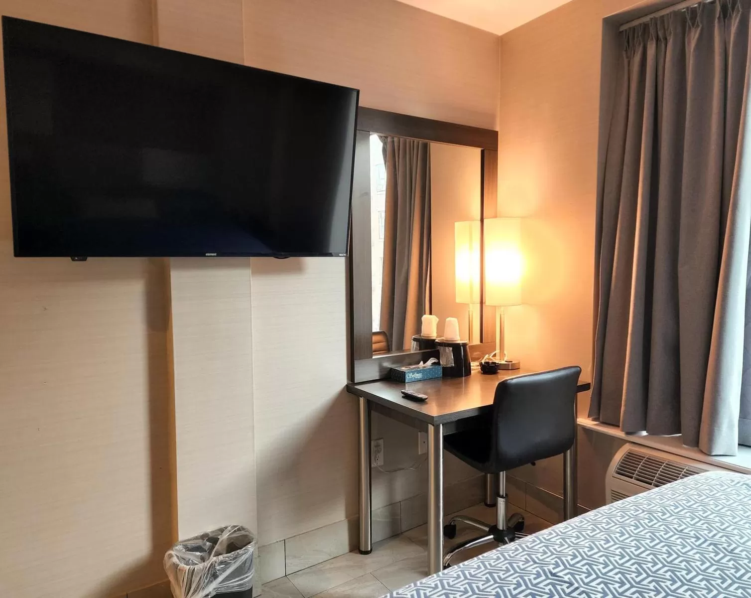 Bed in Wheeler Hotel