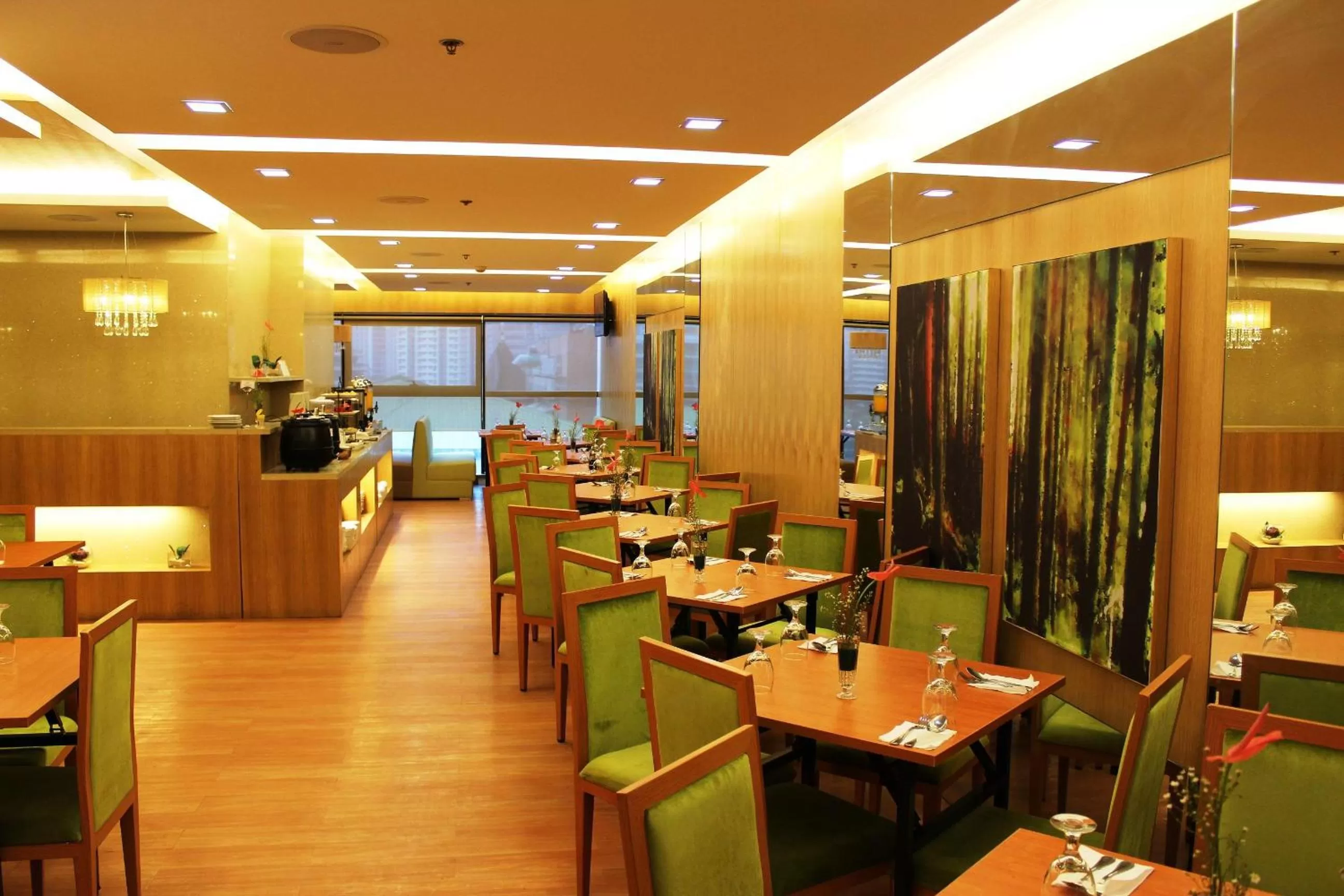 Restaurant/Places to Eat in BSA Twin Towers