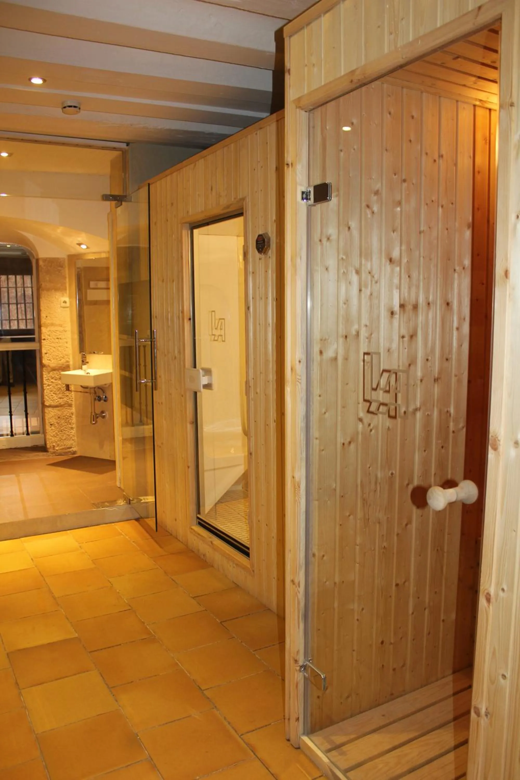 Spa and wellness centre/facilities in Hotel Leonor de Aquitania